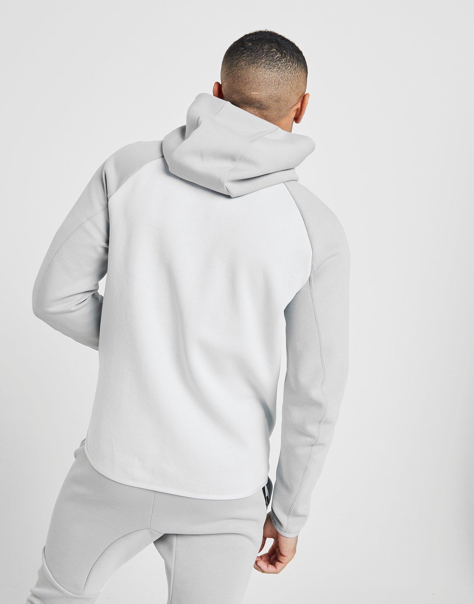 nike tech fleece sweatshirt