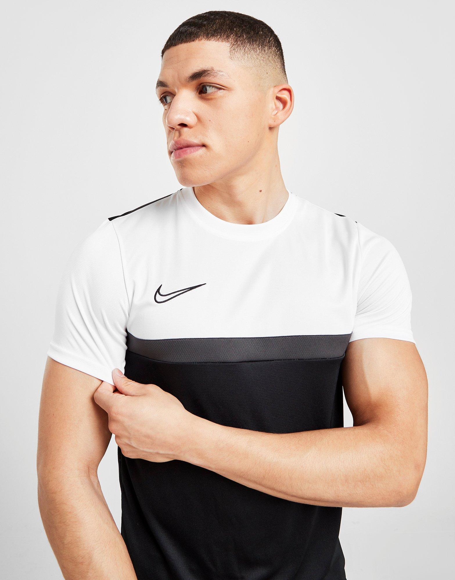 nike t shirt academy