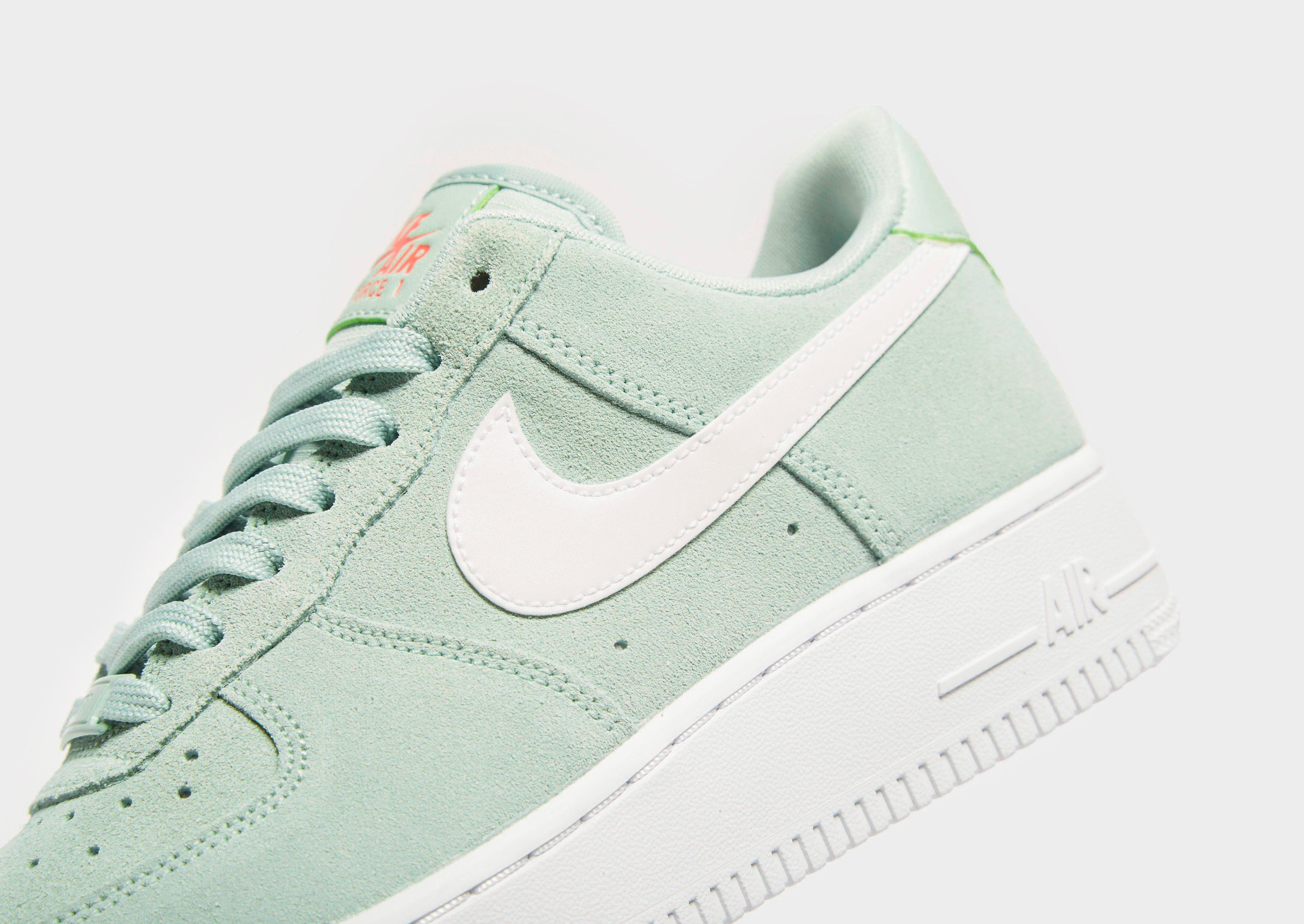 nike air force 1 07 lv8 verde