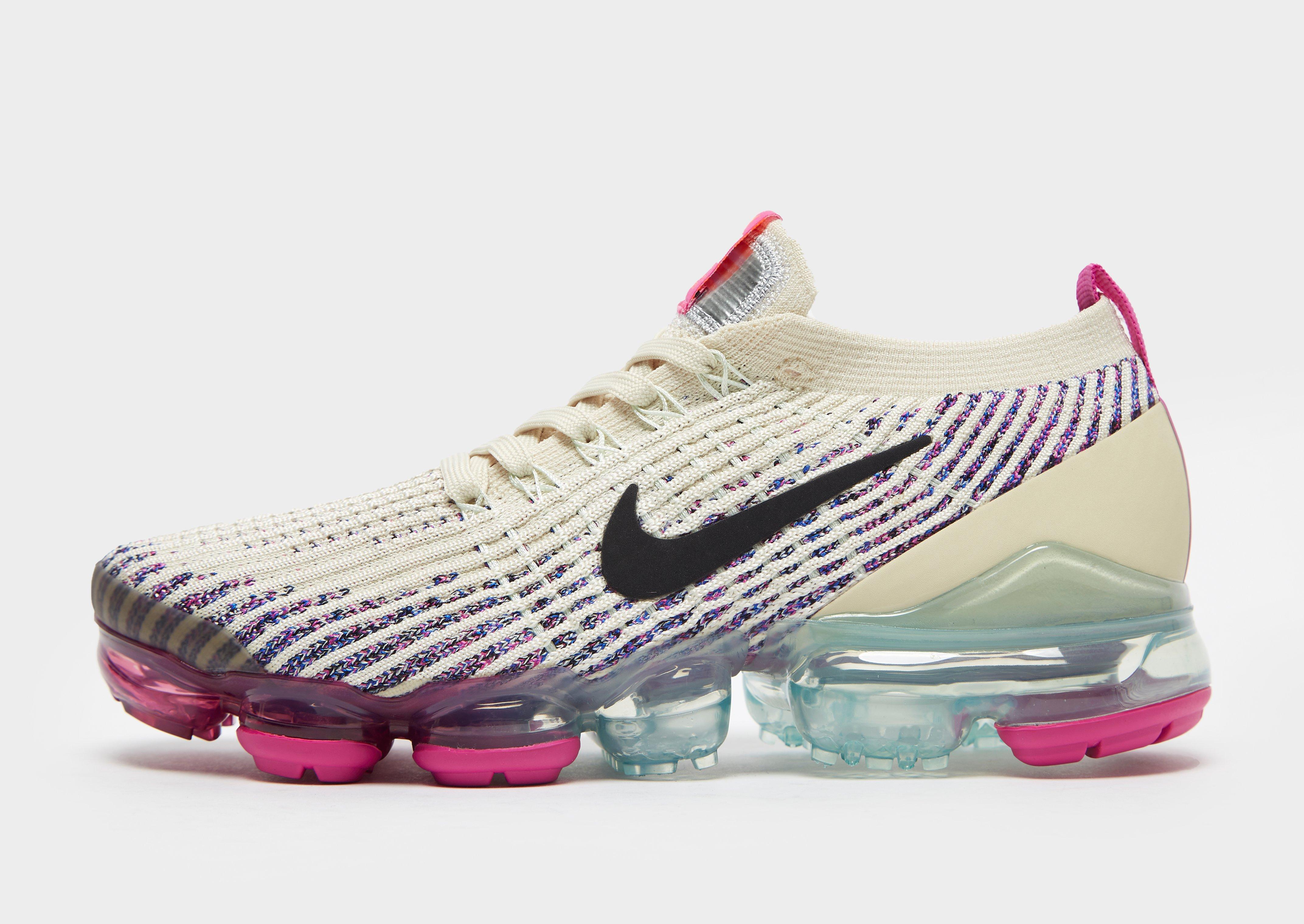 nike running vapormax flyknit trainers in pink
