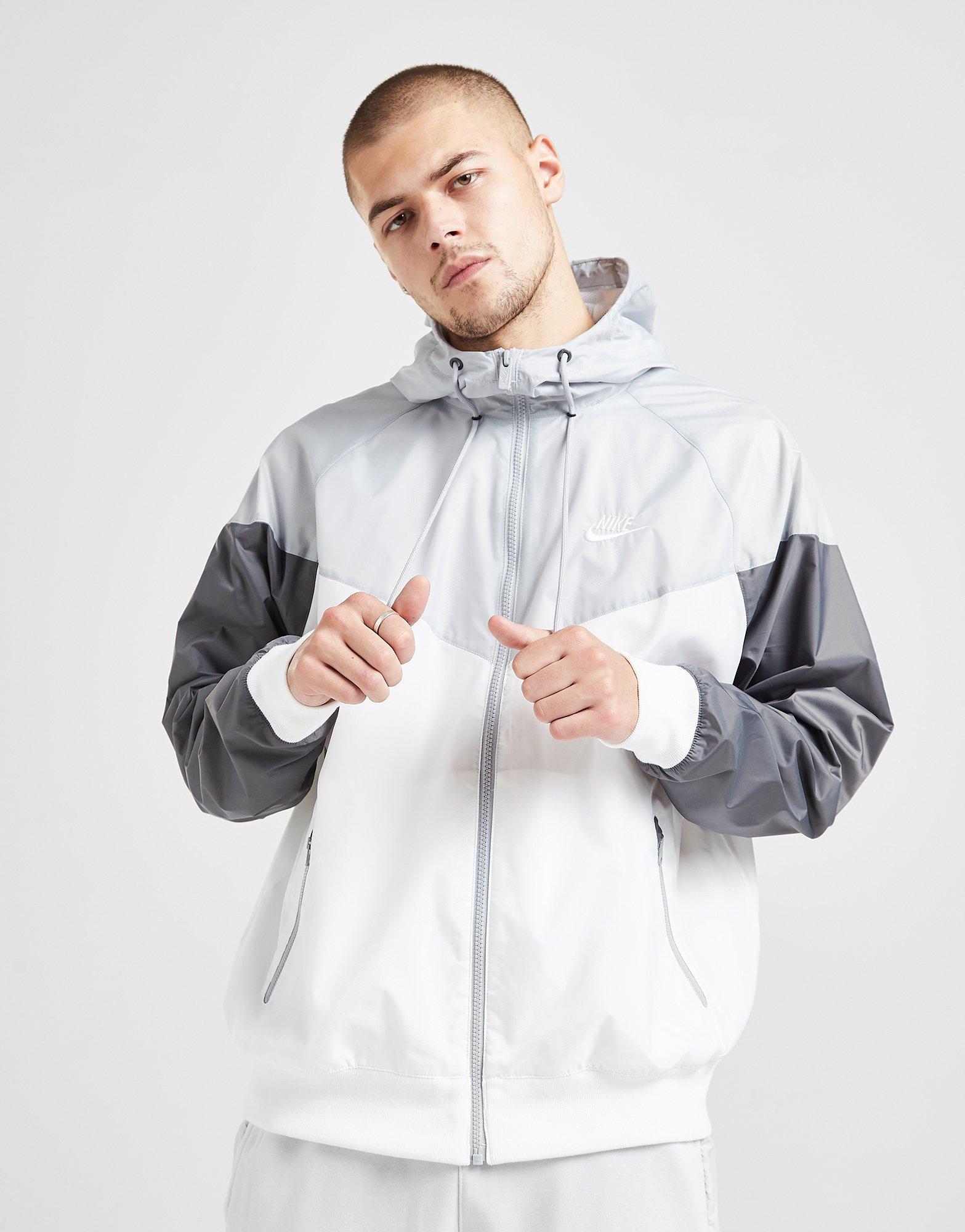 nike lightweight windrunner jacket