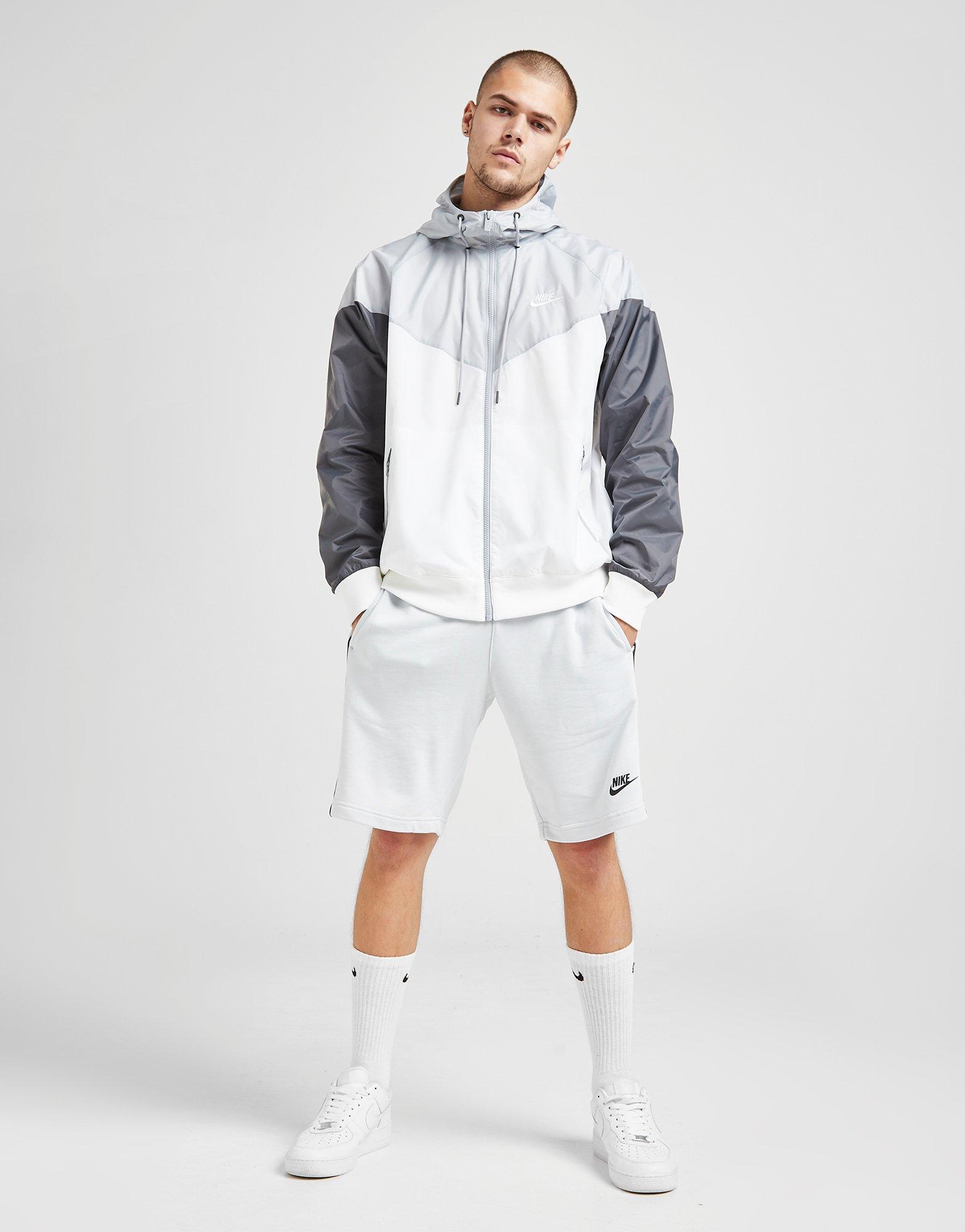 nike lightweight windrunner jacket