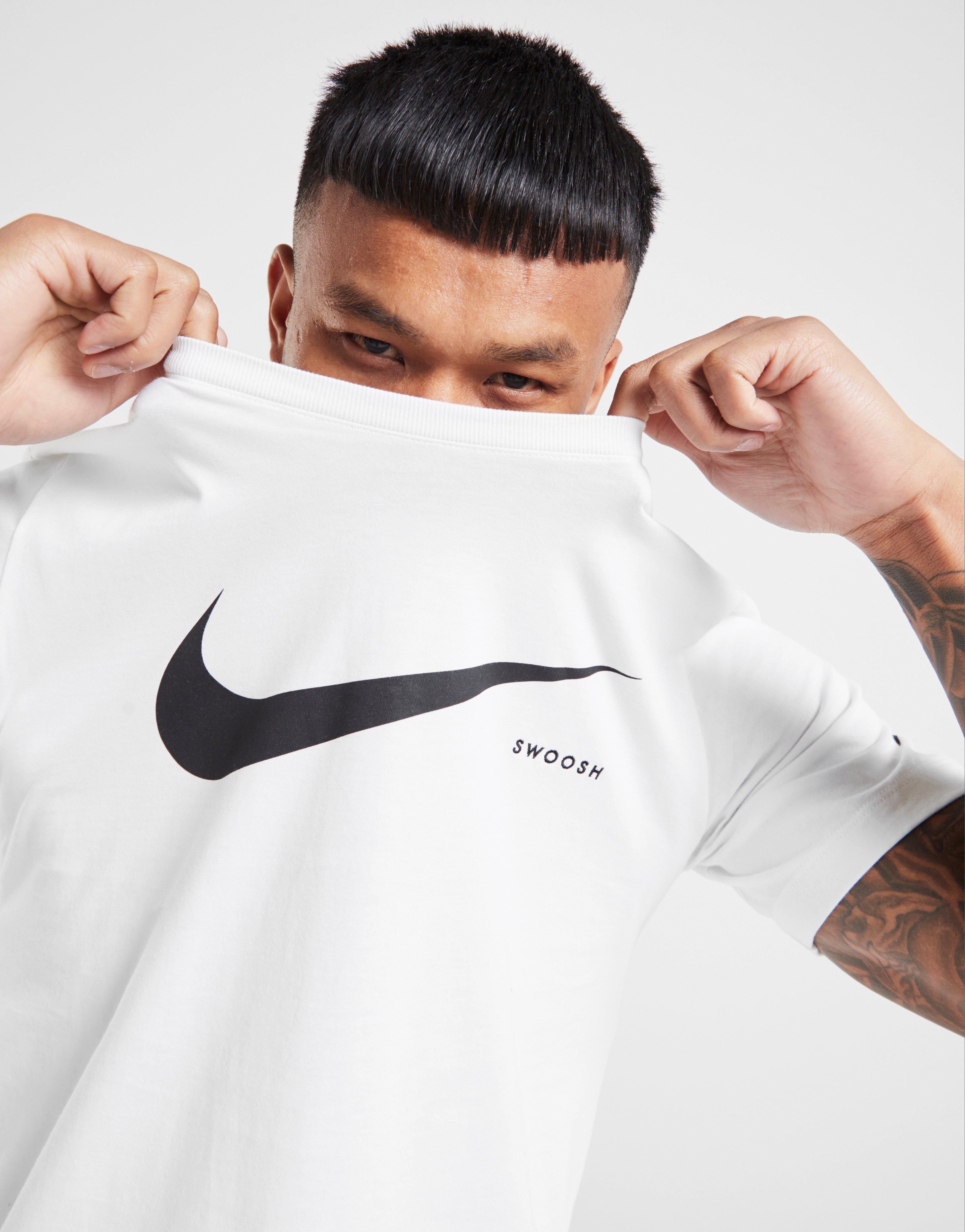 nike swoosh on sleeve