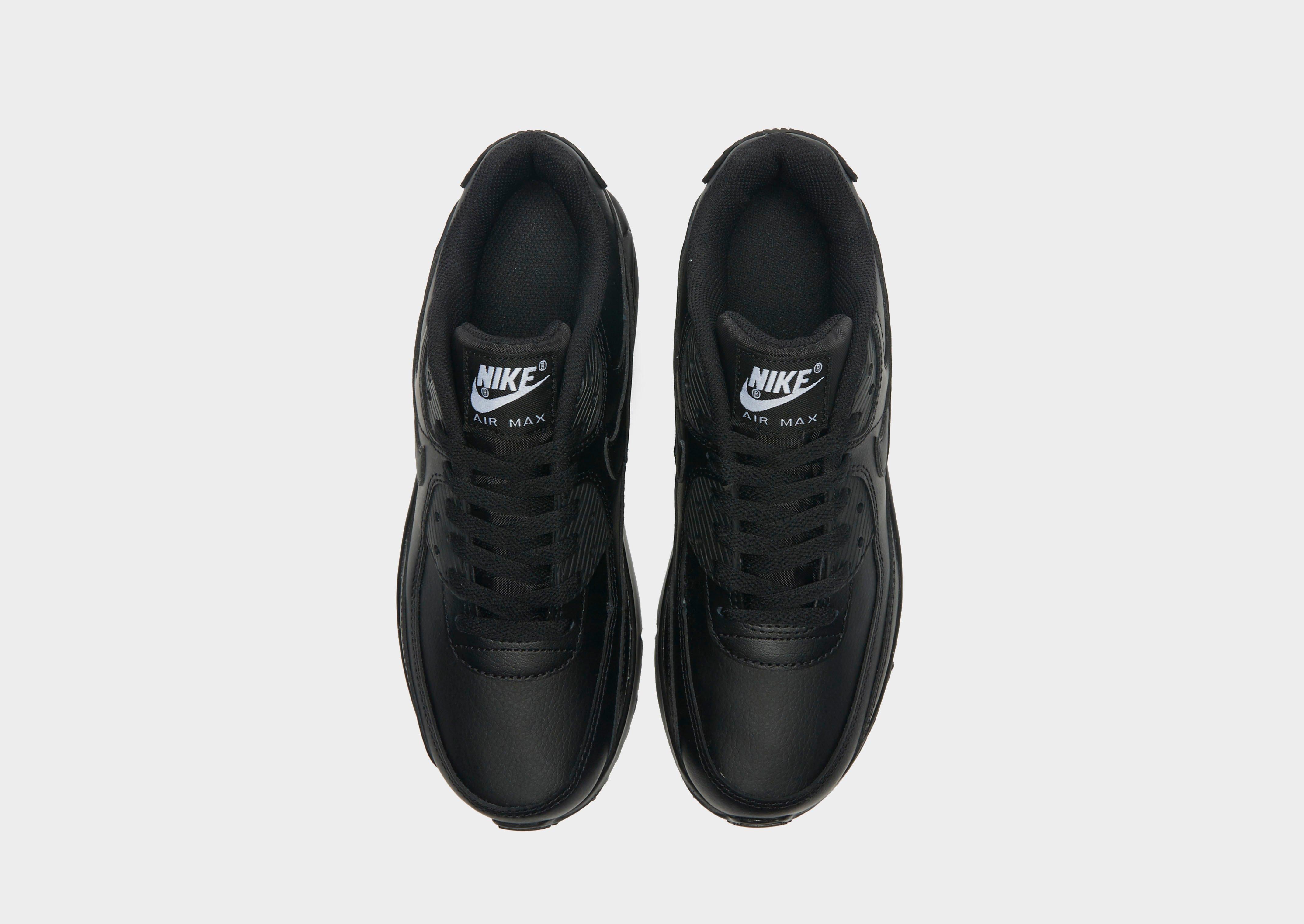 nike trainers black junior