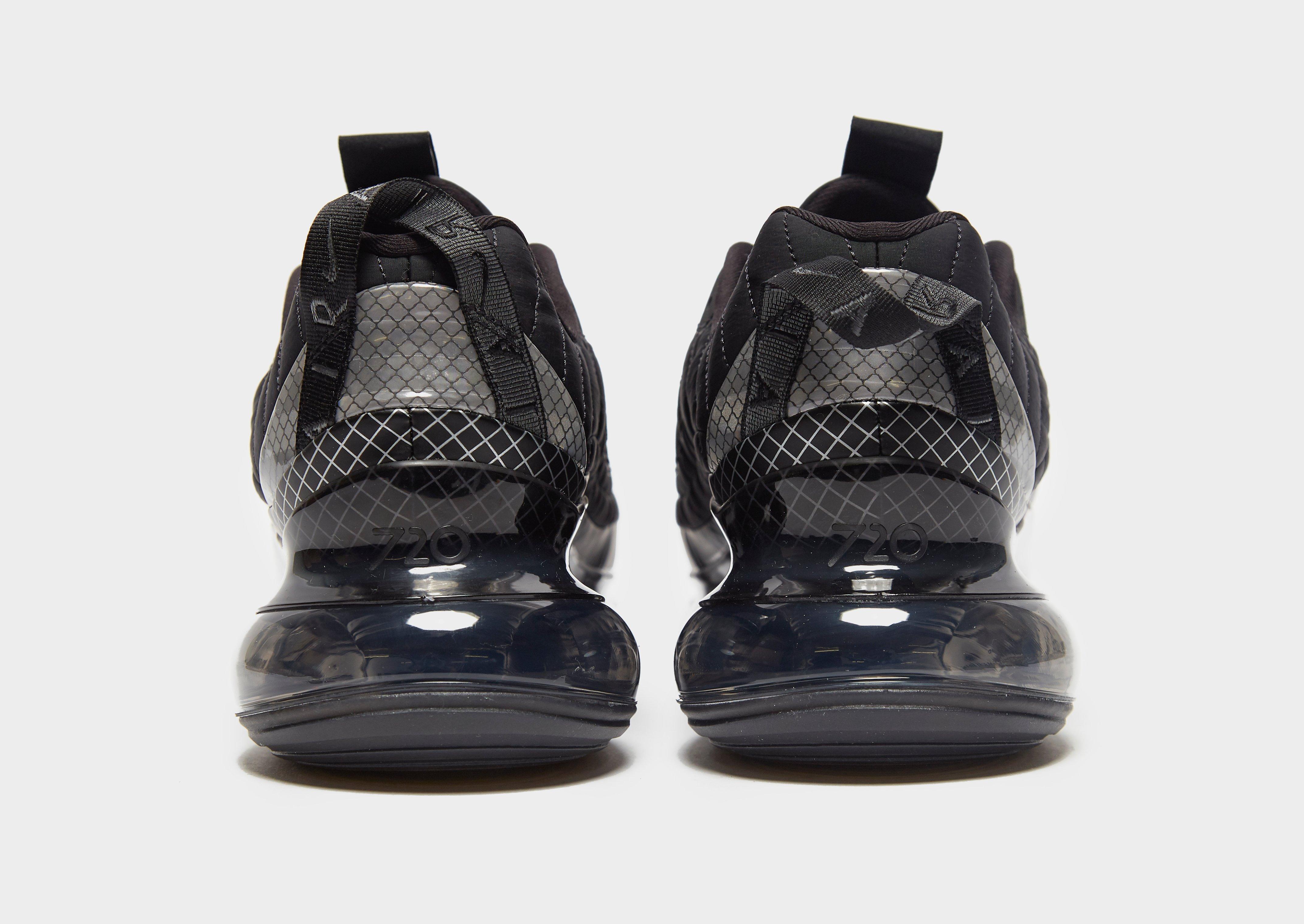 nike air max 720 818 black trainers