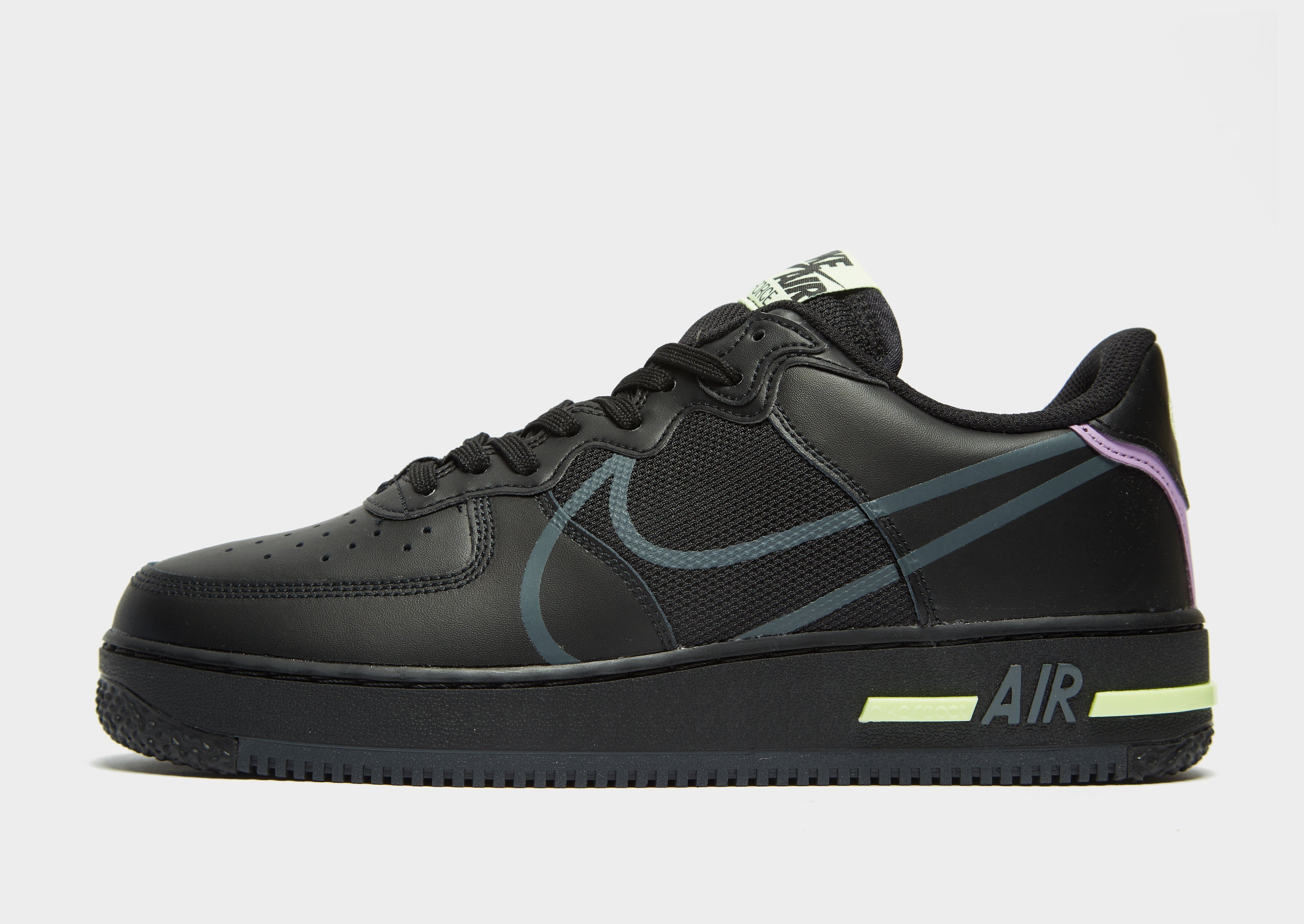 Acquista Nike Air Force 1 React in Nero