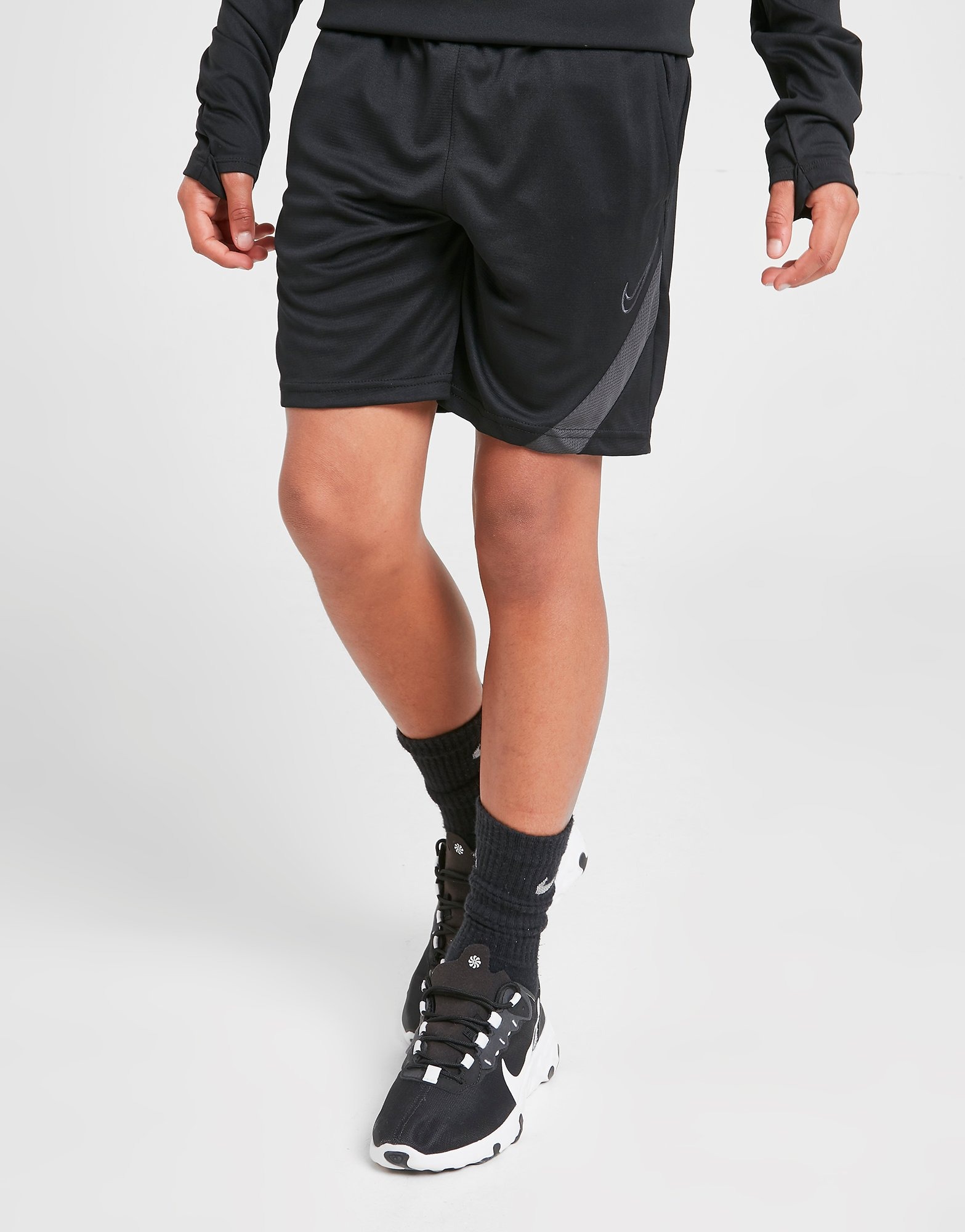 Buy Black Nike Academy Shorts Junior | JD Sports | JD Sports Ireland