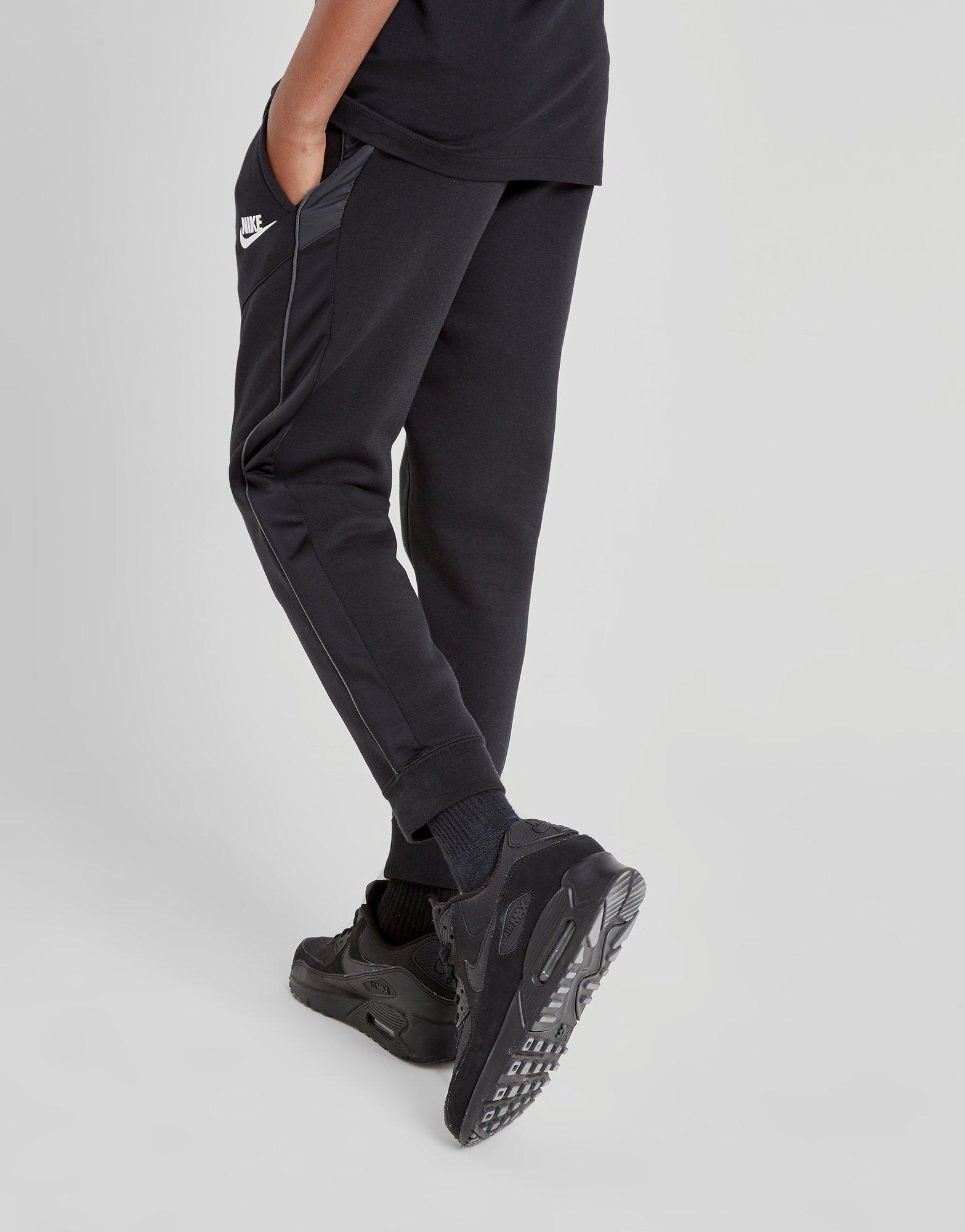 nike hybrid joggers in black 