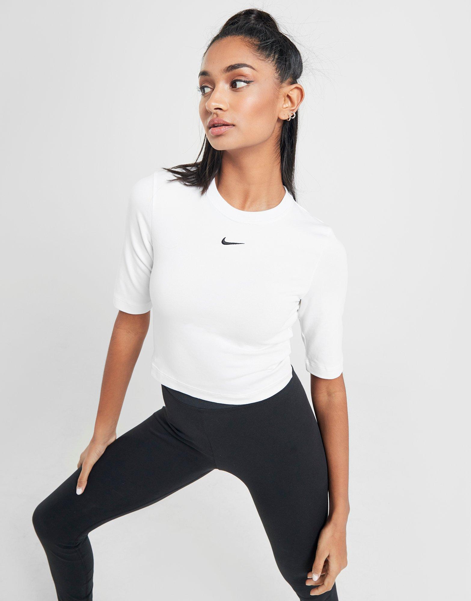 tee shirt moulant sport nike