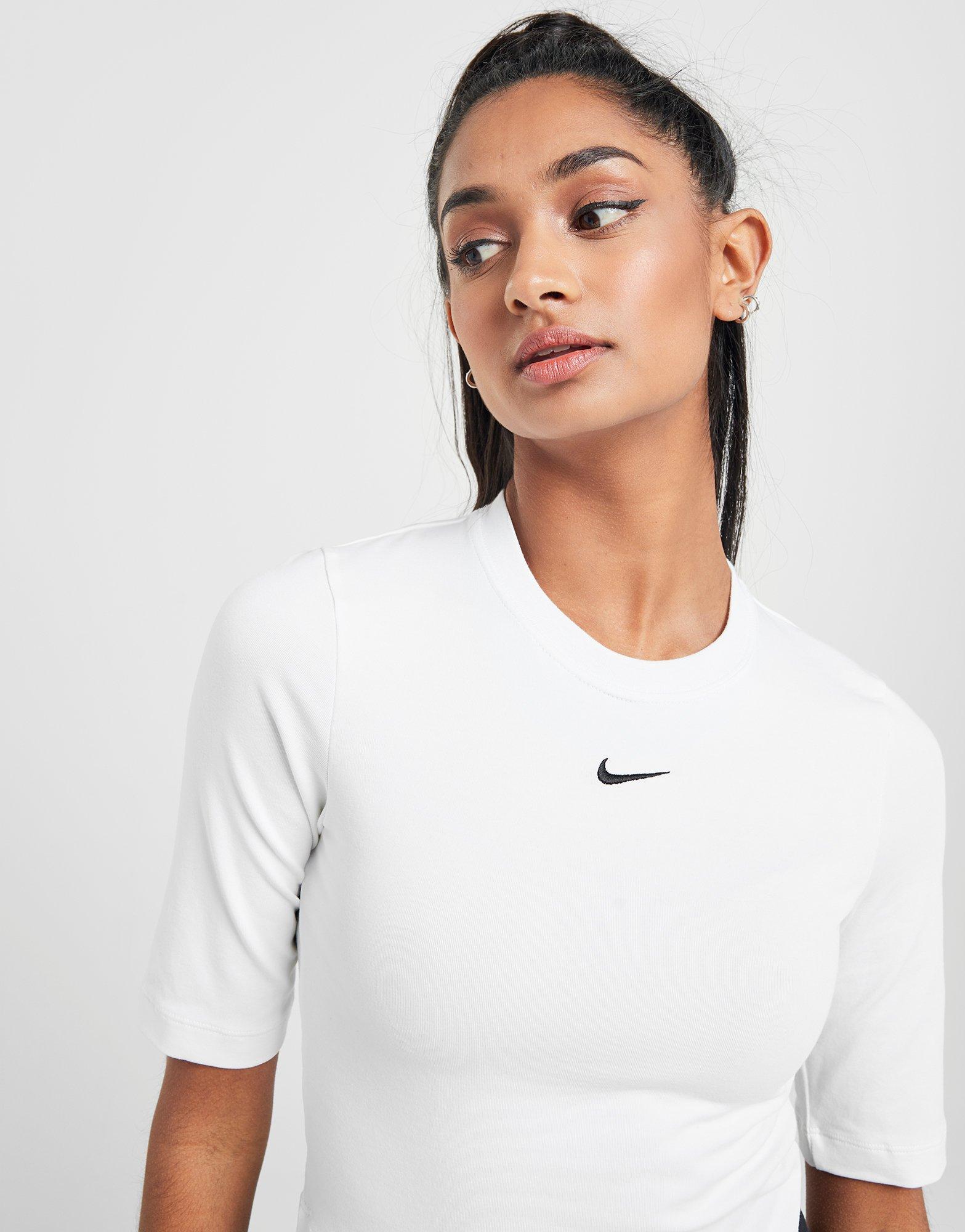 tee shirt moulant nike