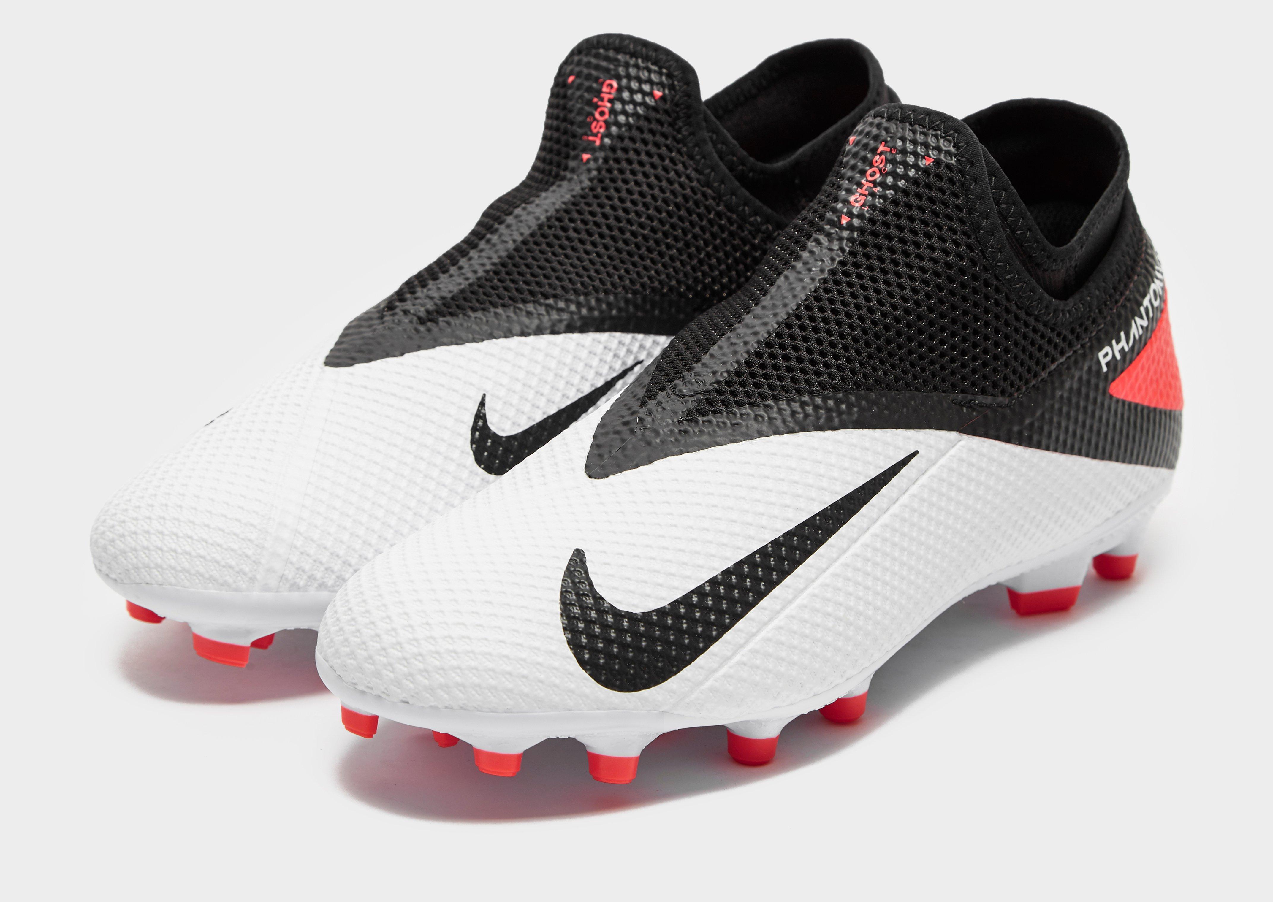 Nike Phantom Vision Pro DF Men 's FG Football Boots .