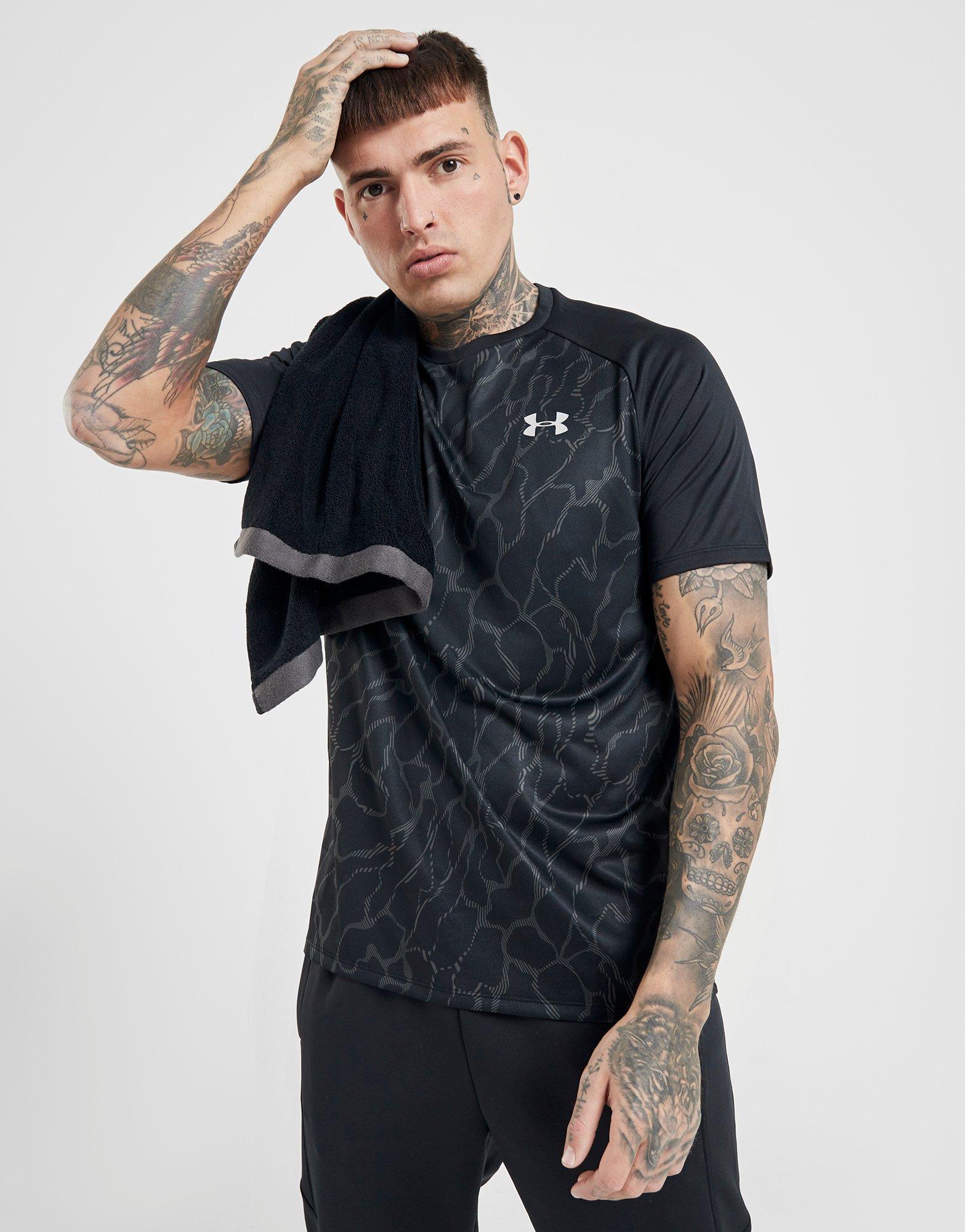 black under armour t shirt