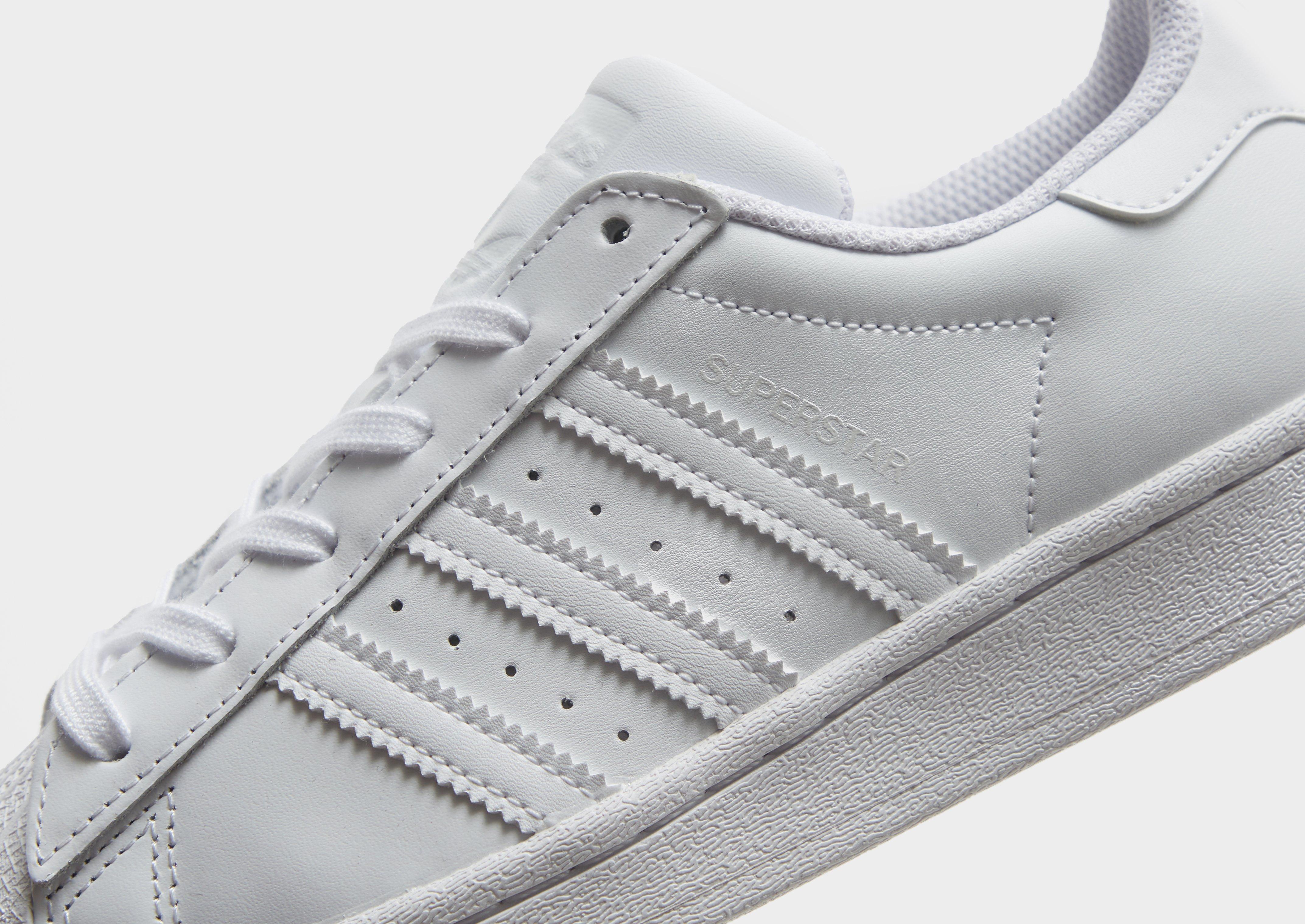 Adidas originals junior superstar iridescent outlet trainers in white and silver