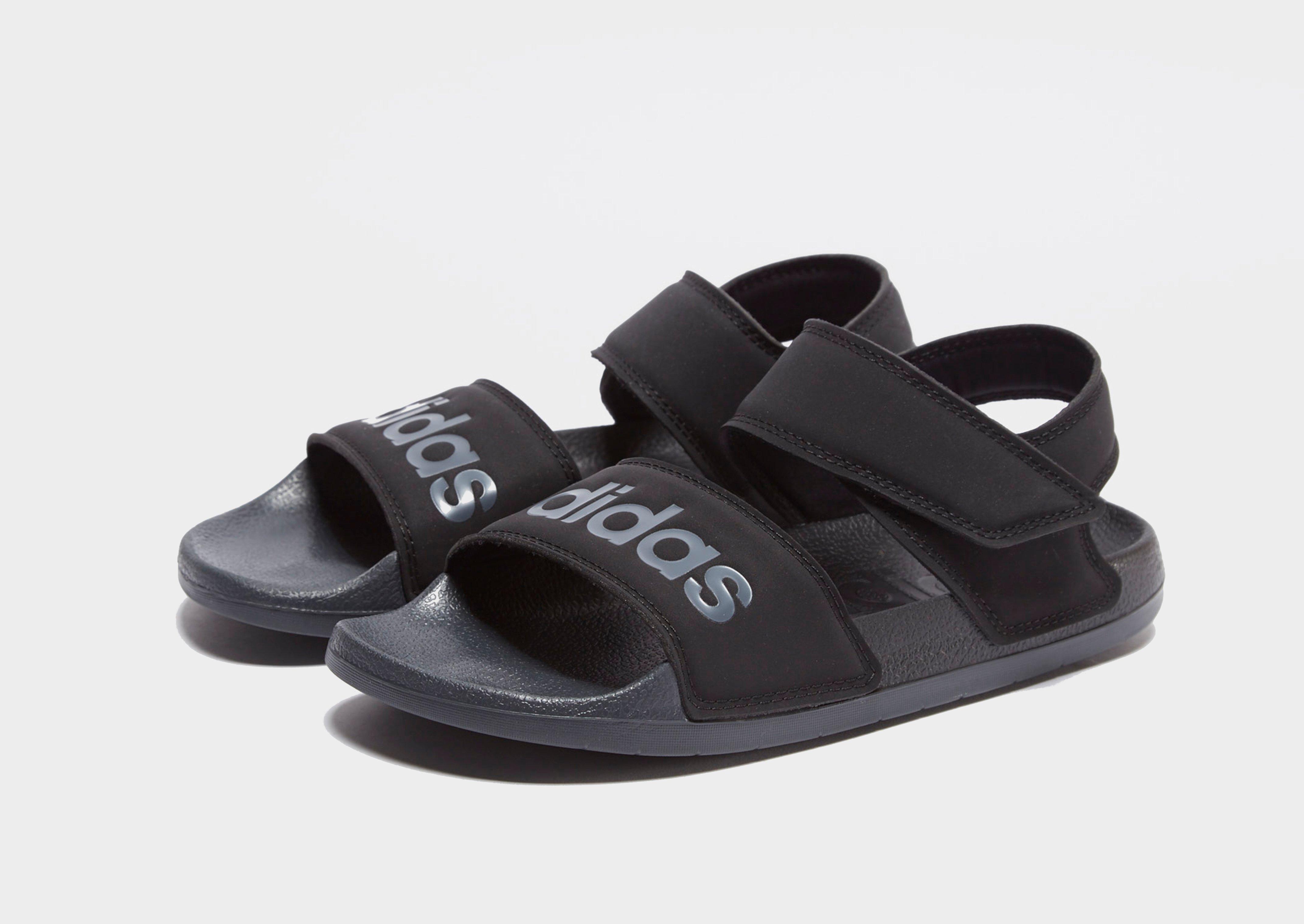 sandalia adilette