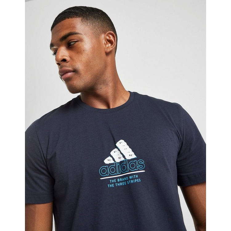 adidas Badge of Sport Centre Logo T-Shirt Heren