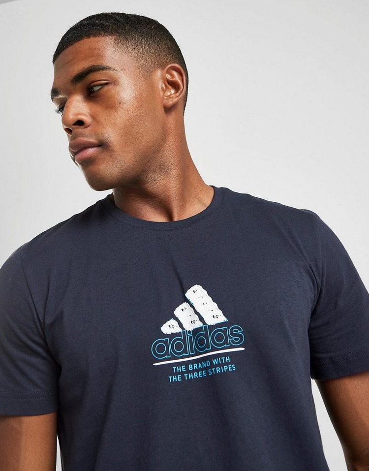adidas Badge of Sport Centre Logo T-Shirt Heren