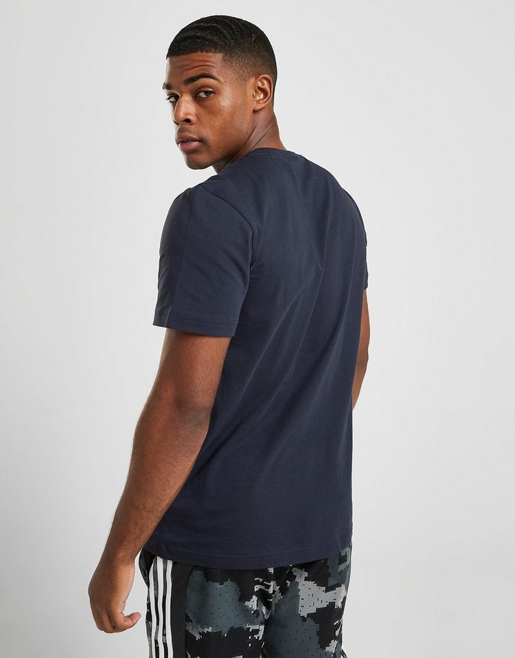 adidas Badge of Sport Centre Logo T-Shirt Heren