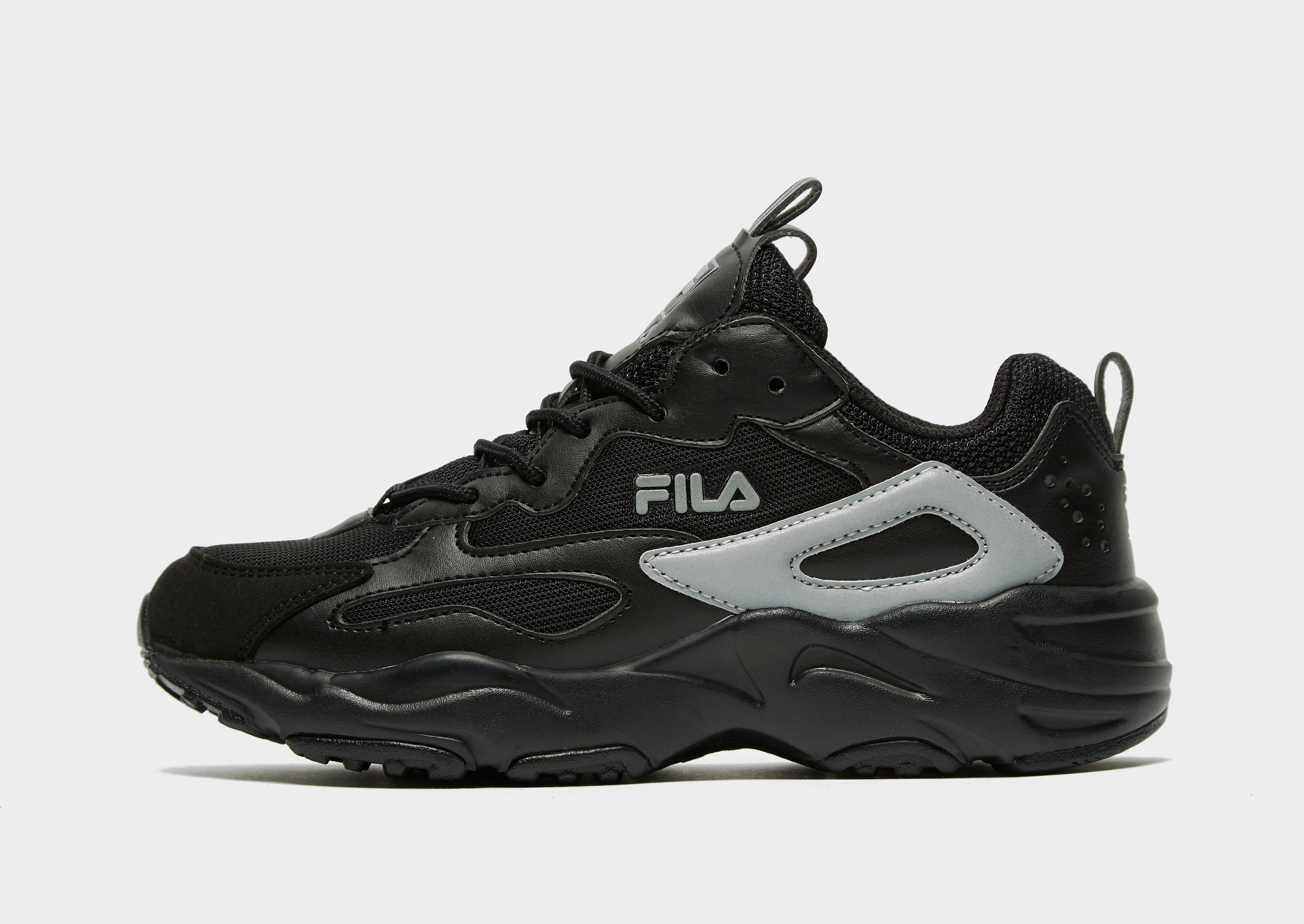 black fila trainers junior