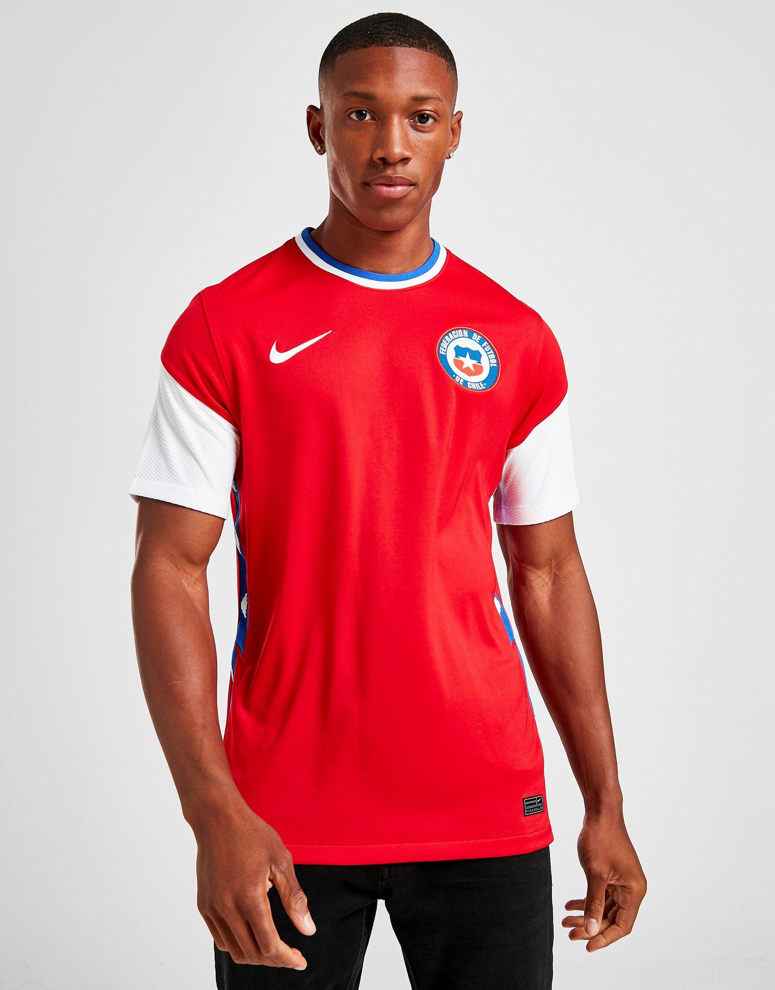 chile red nike shirt