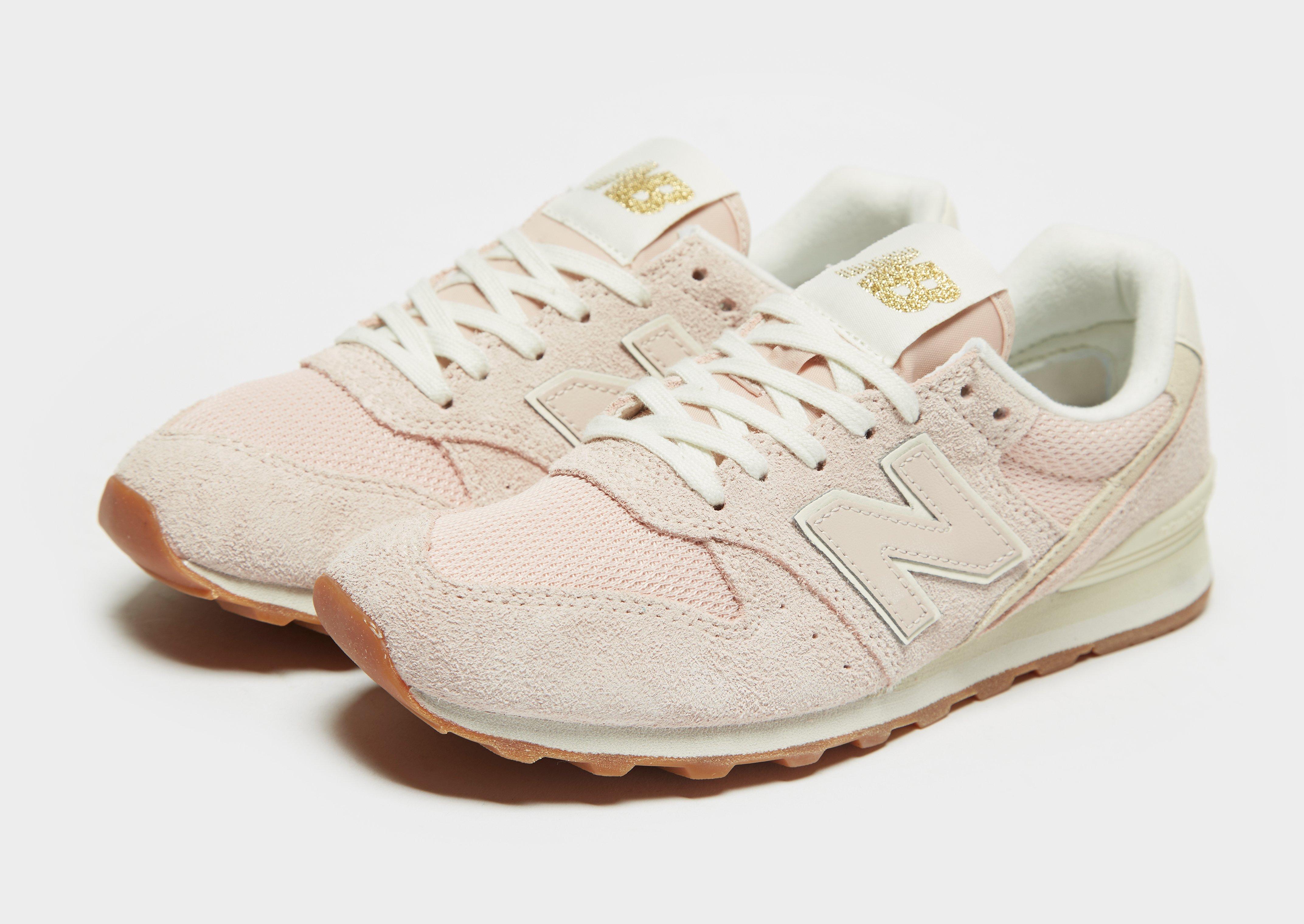 Compra New Balance 996 para mujer en Rosa