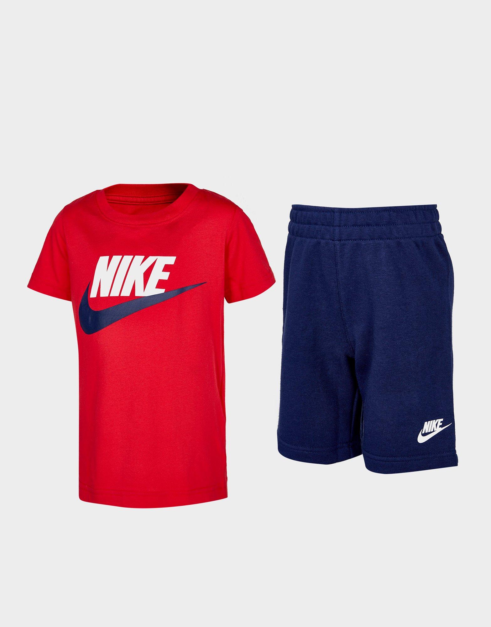 nike tshirt and shorts