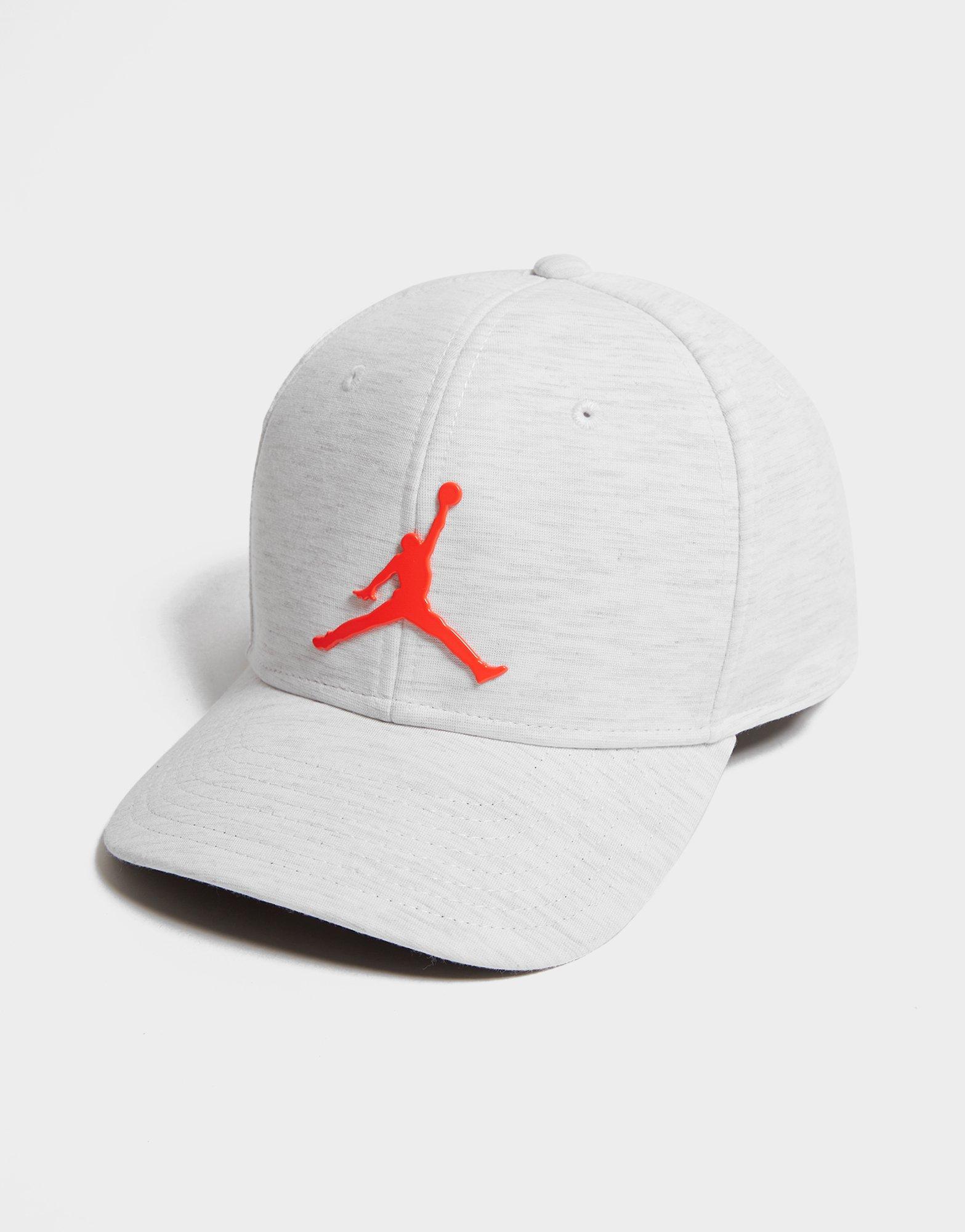 jordan classic 99 metal jumpman cap