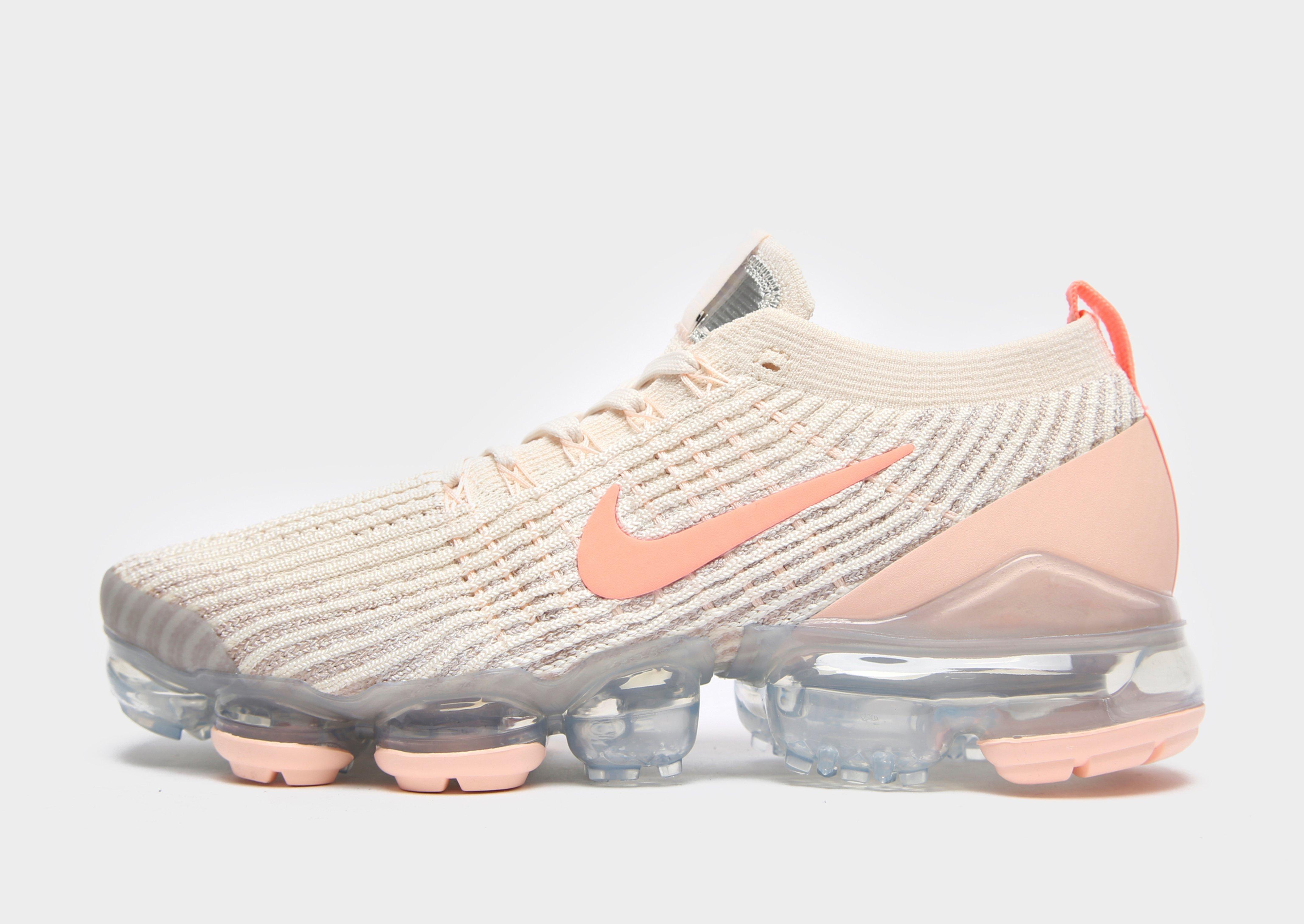 pink and grey nike vapormax