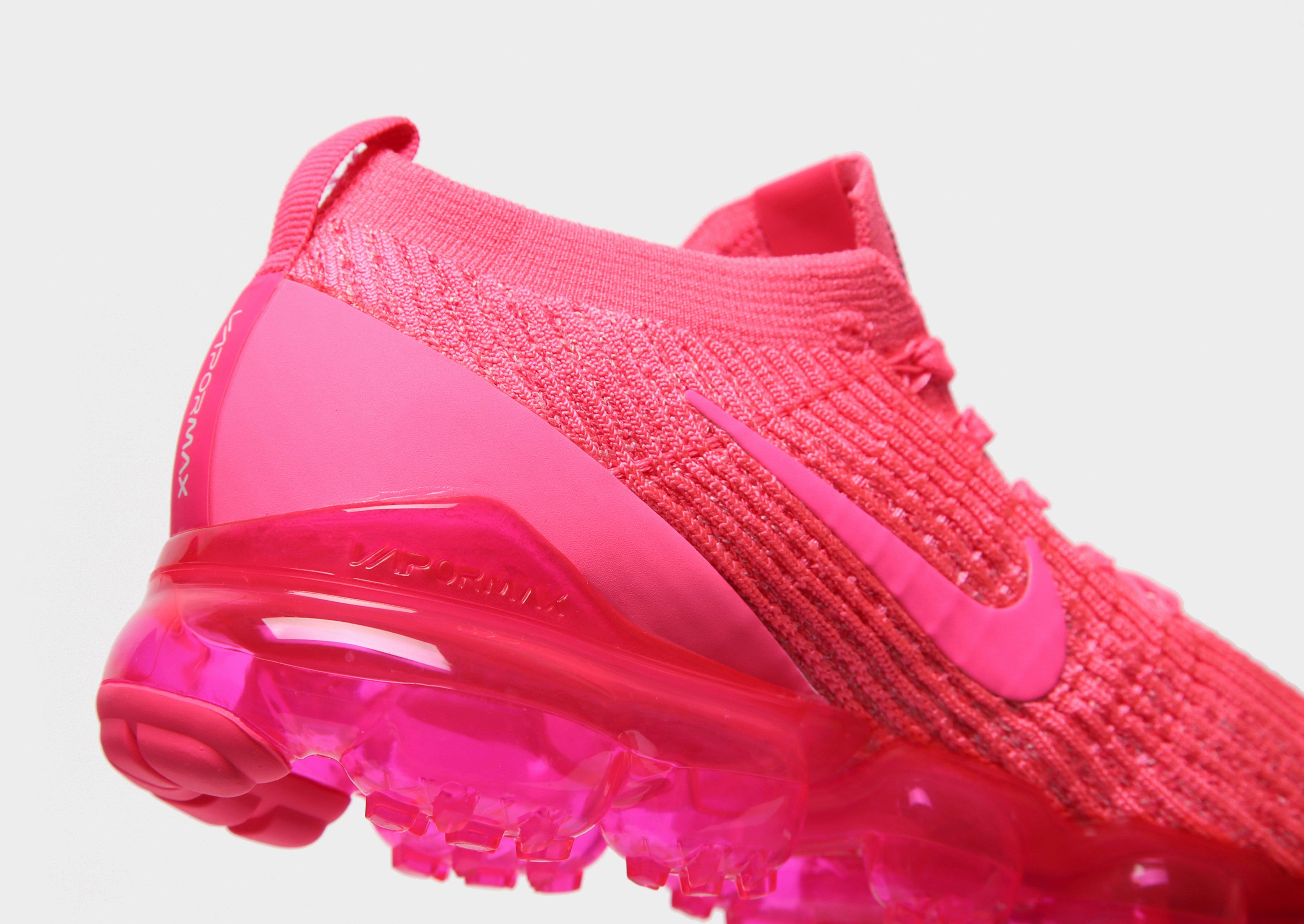 red and pink nike vapormax