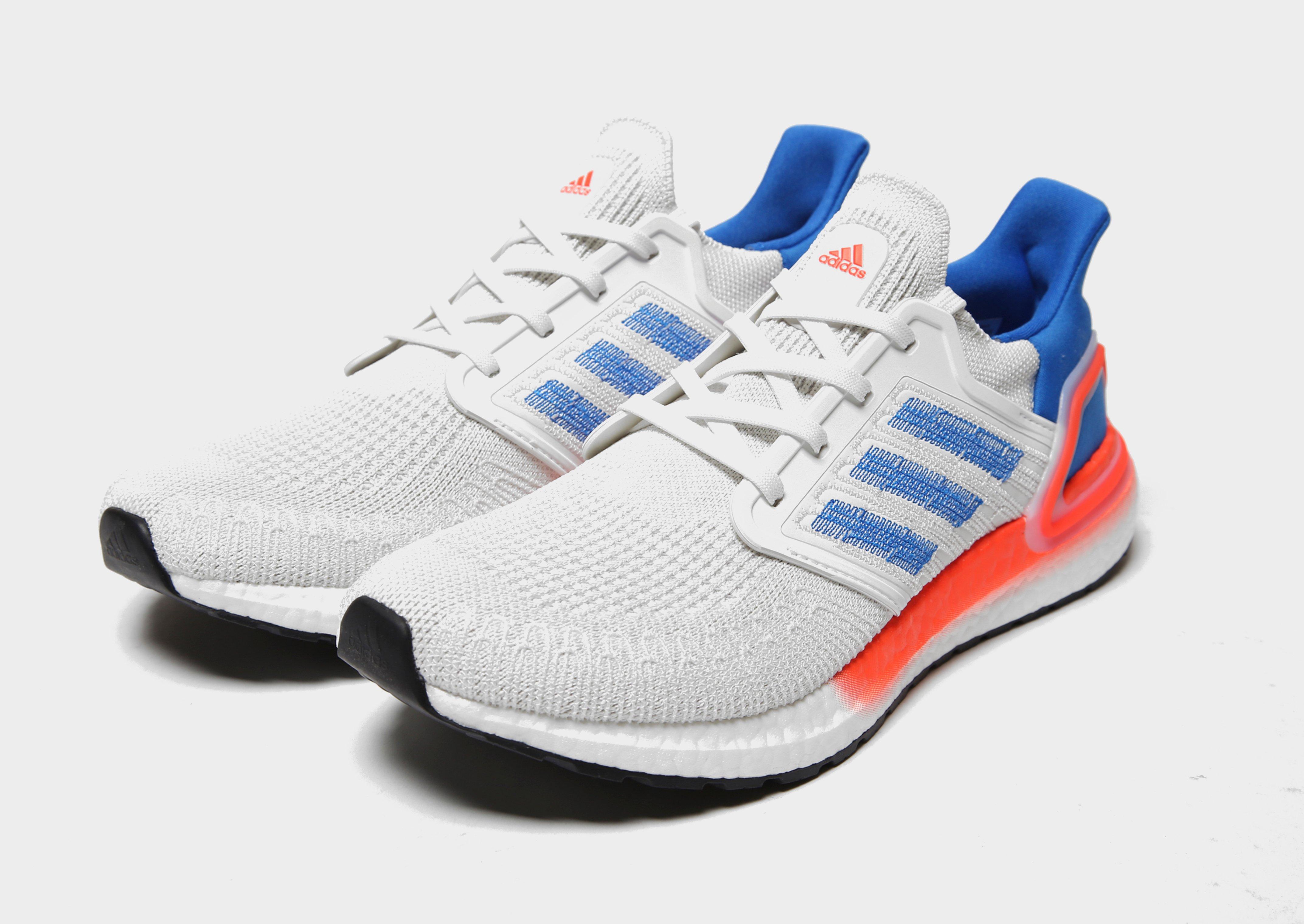 adidas ultra boost con strisce blu