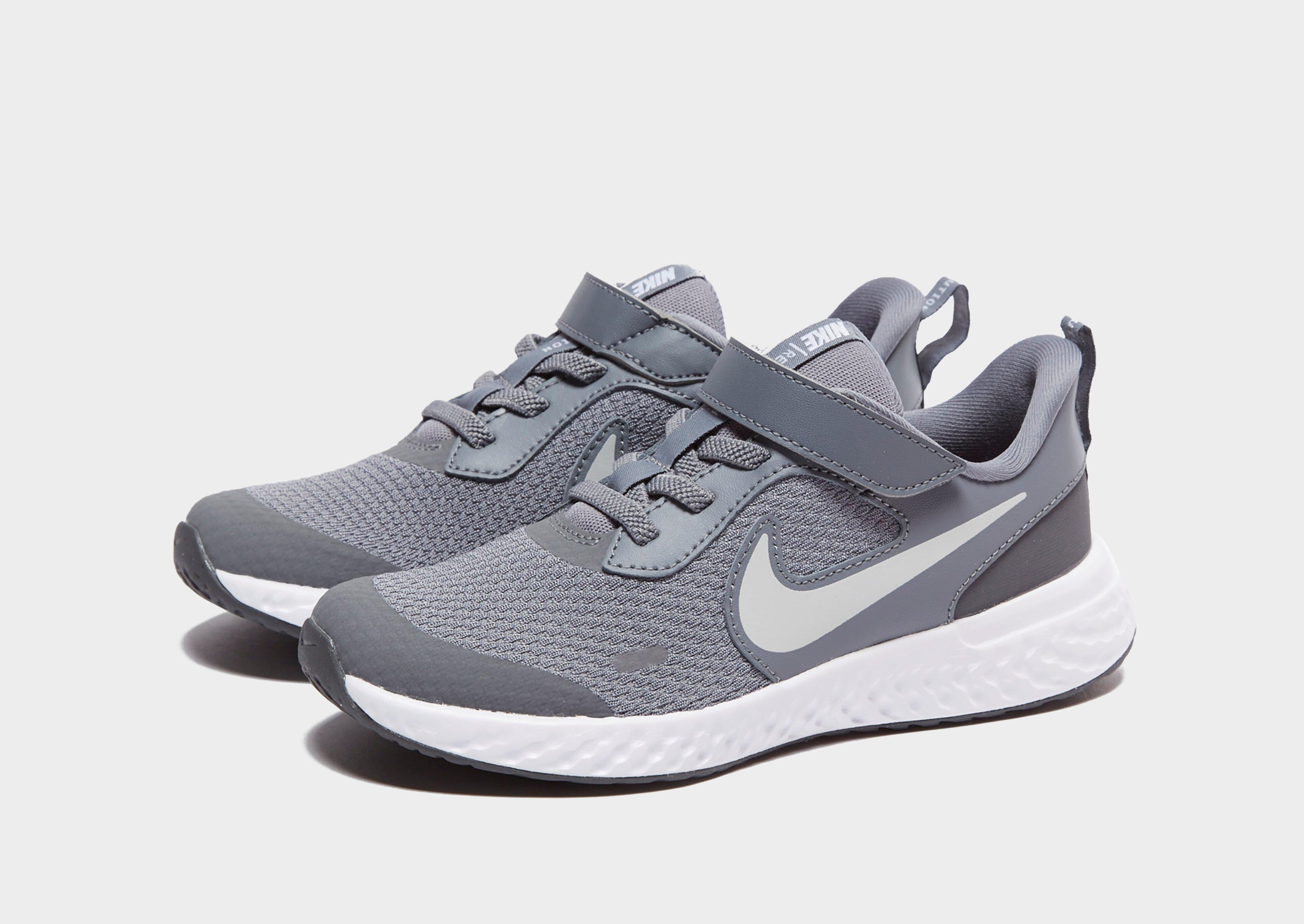 nike revolution 5 childrens