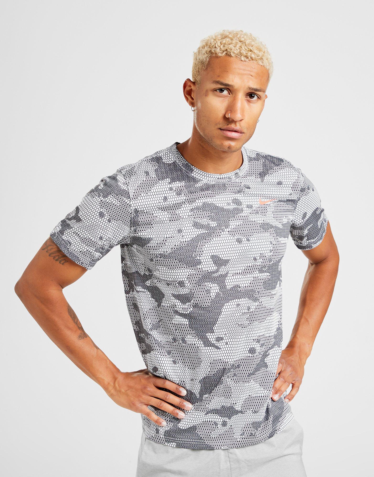 nike training camo t shirt