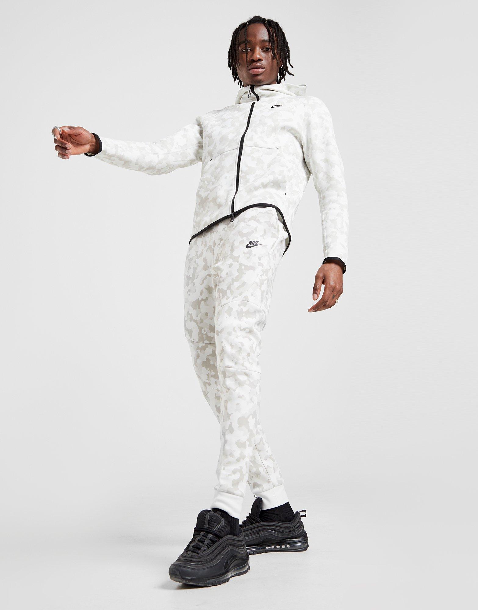 white nike tech tracksuit