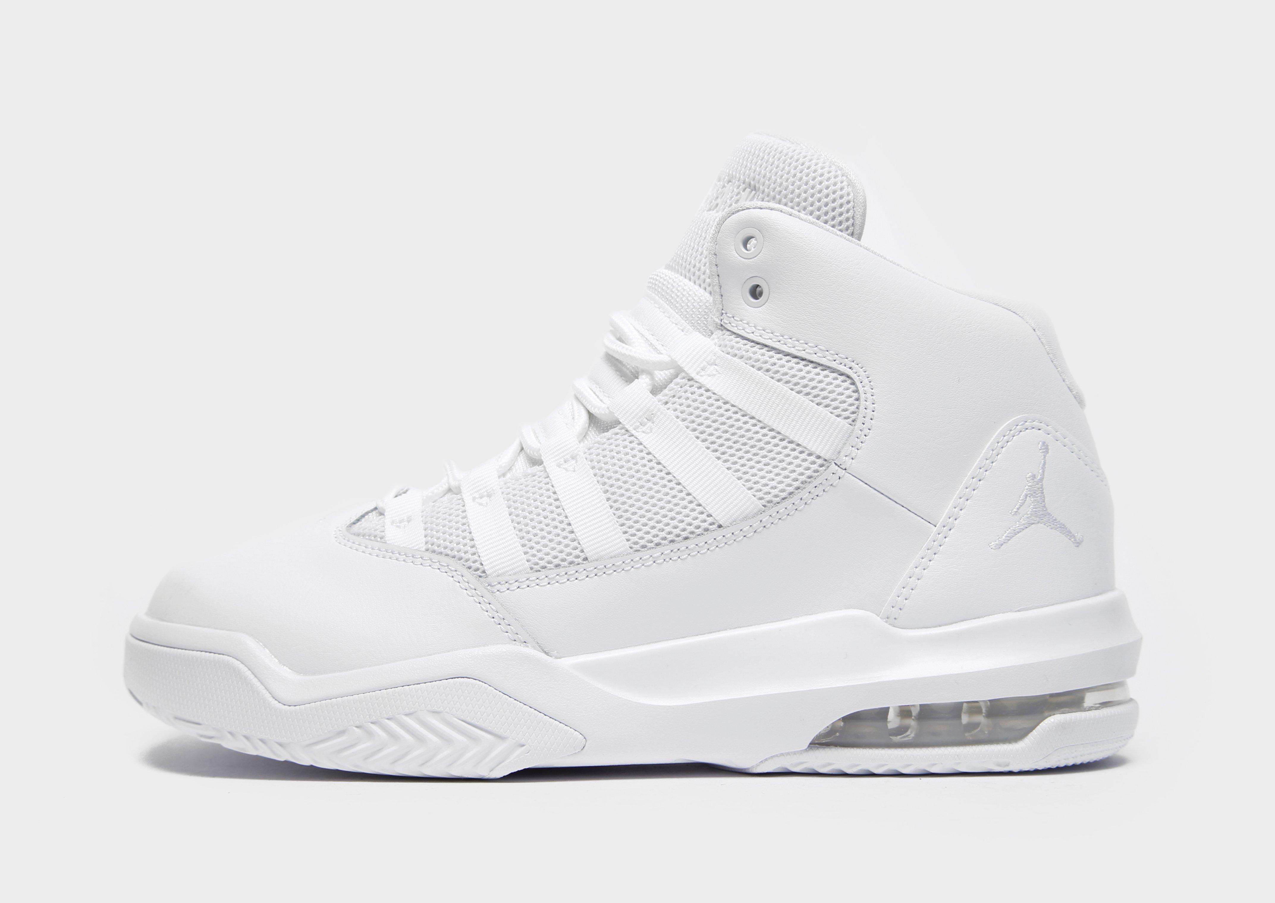 jordan max aura triple white