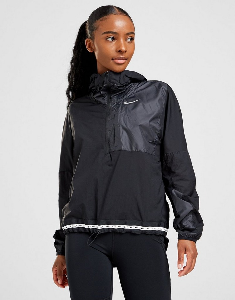 nike running essentials jacket