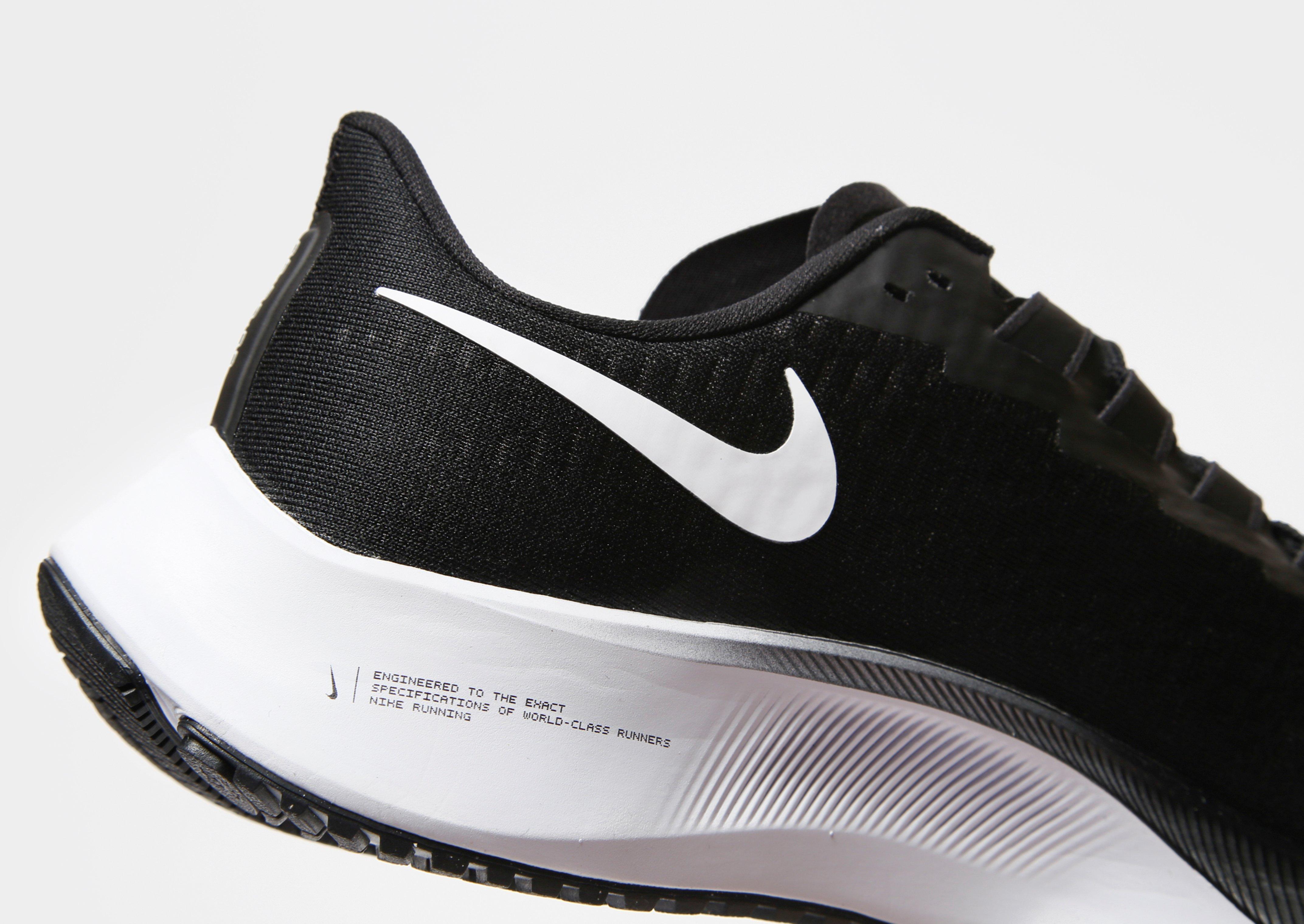 nike air zoom pegasus black and white