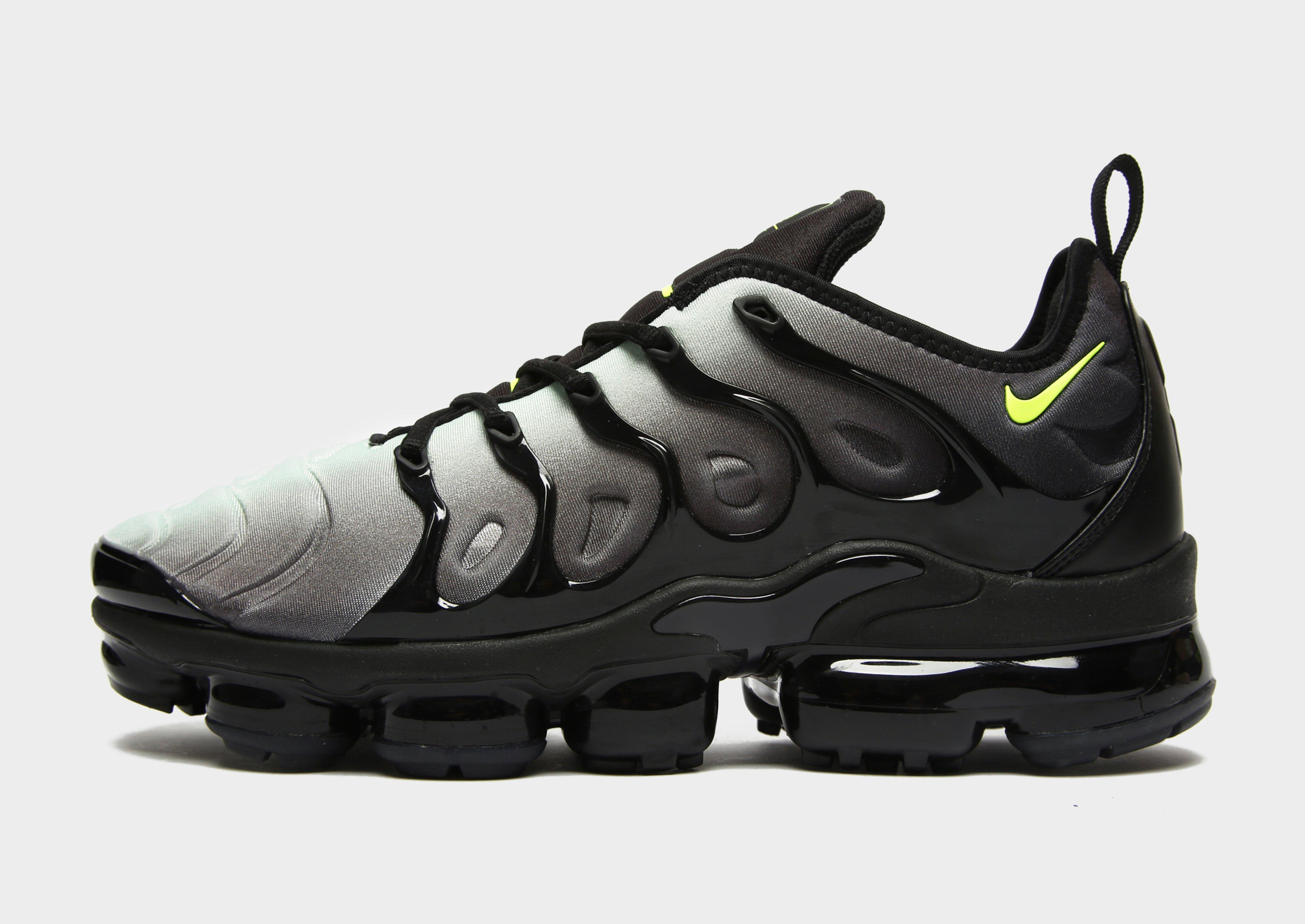 Nike VaporMax Plus en Negro | Sports