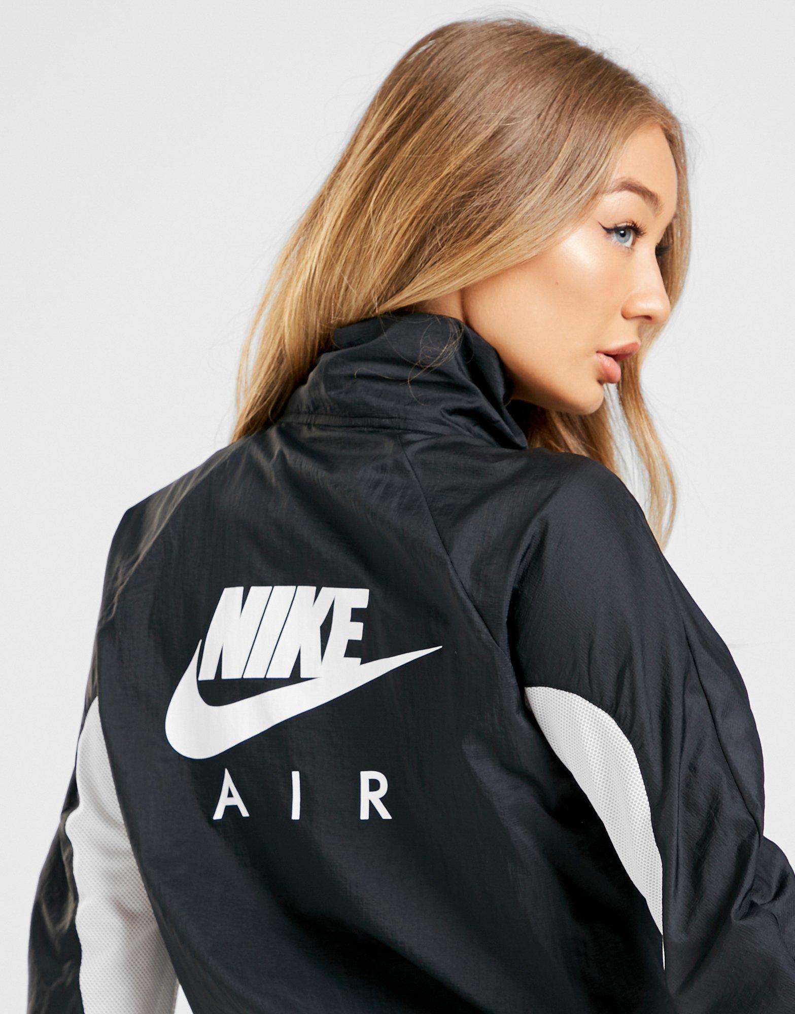 nike wind jacket