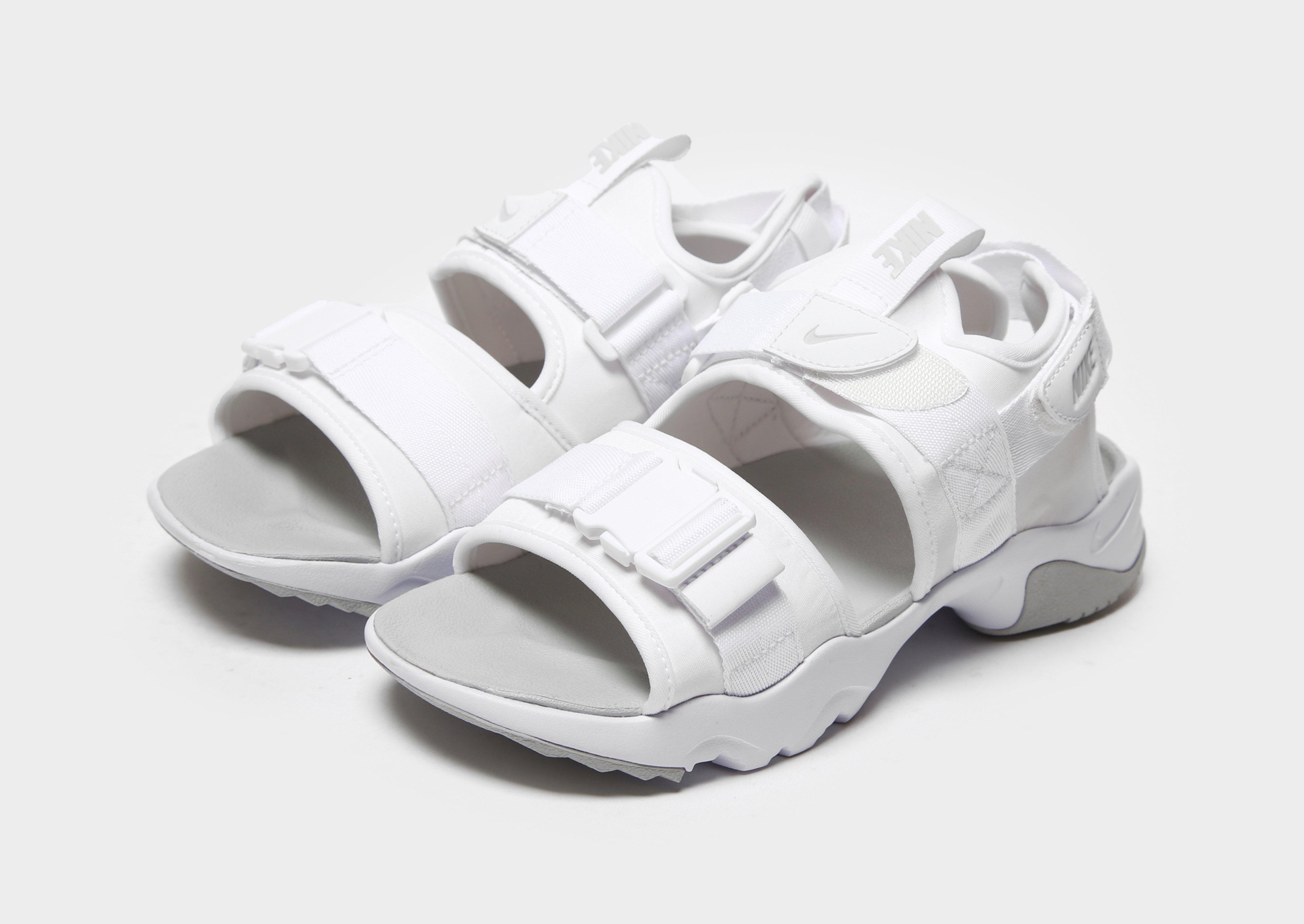 nike chunky sandals