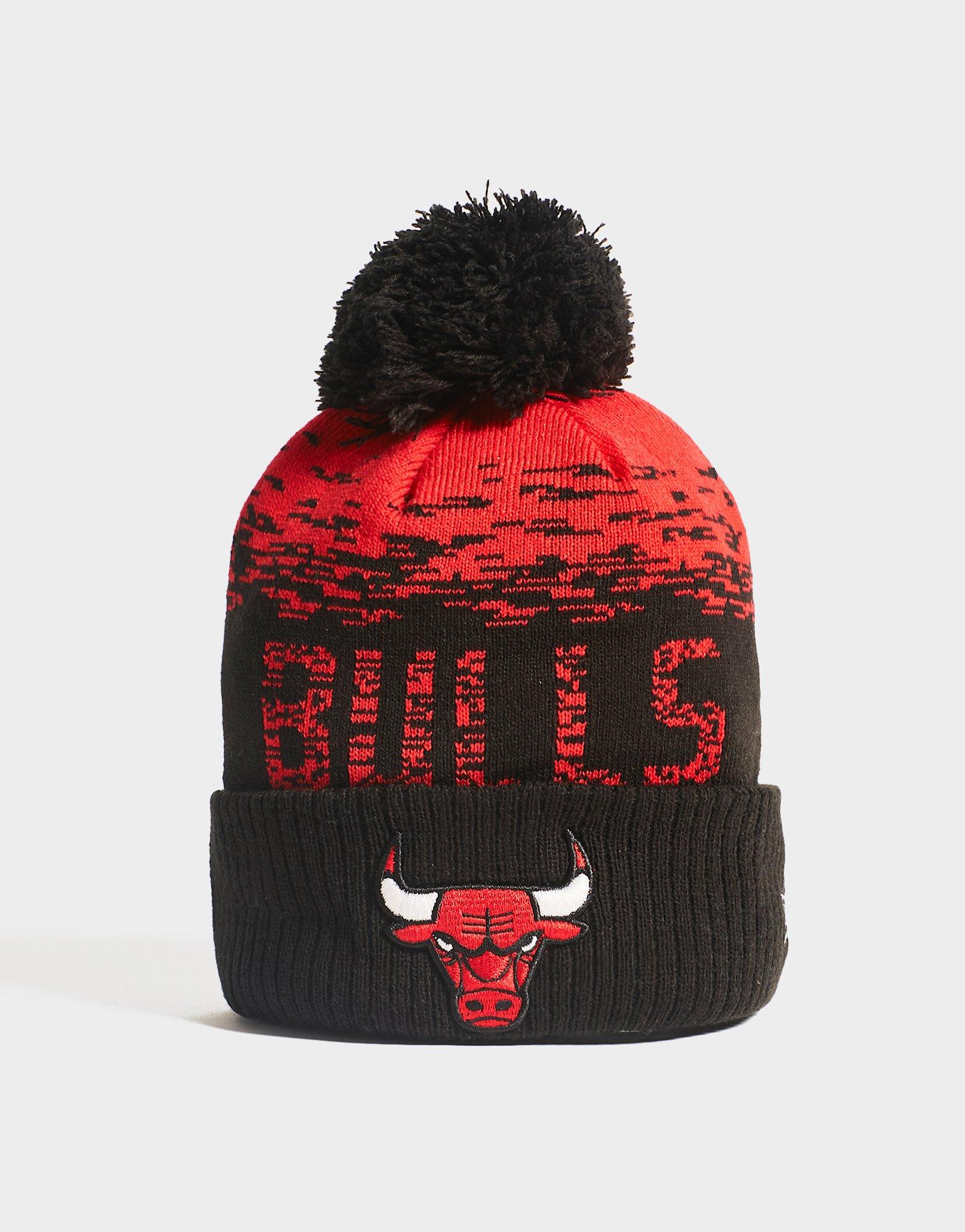 NEW ERA CHICAGO BULLS NBA BLACKLETTER KNIT BEANIE HAT – FOOTZONENYC