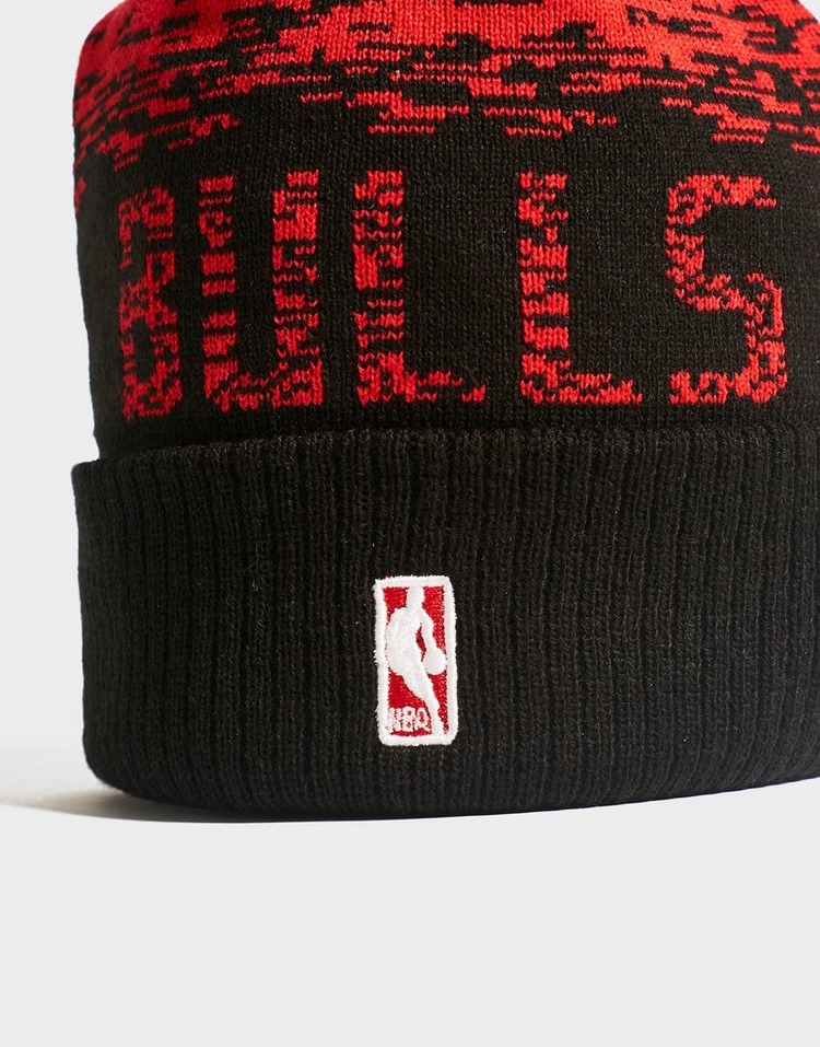New Era NBA Chicago Bulls Pom Beanie Hat