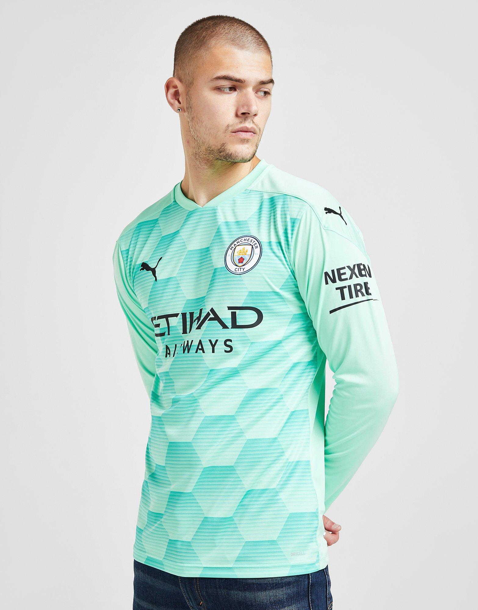 man city goalkeeper top