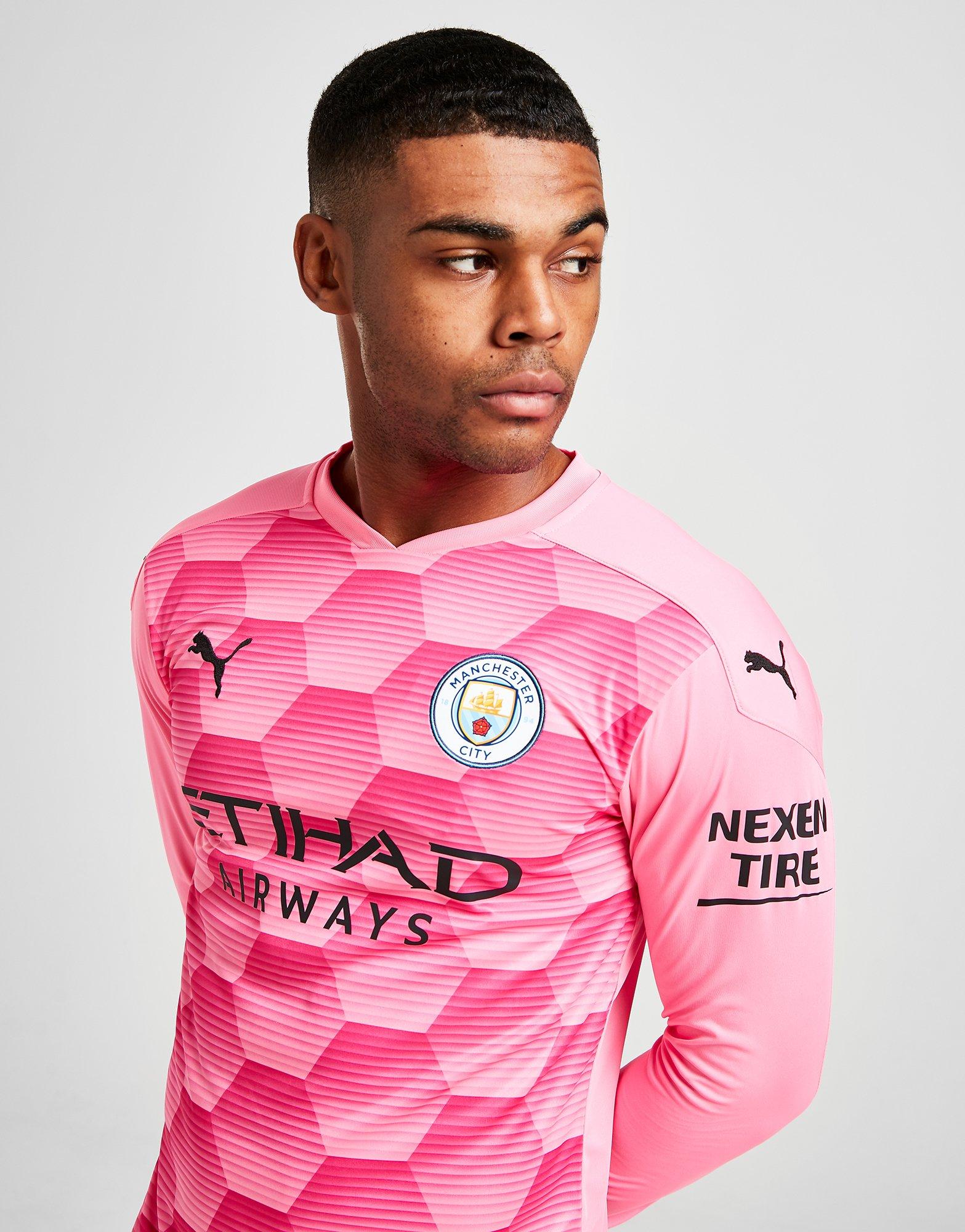 man city pink goalkeeper kit