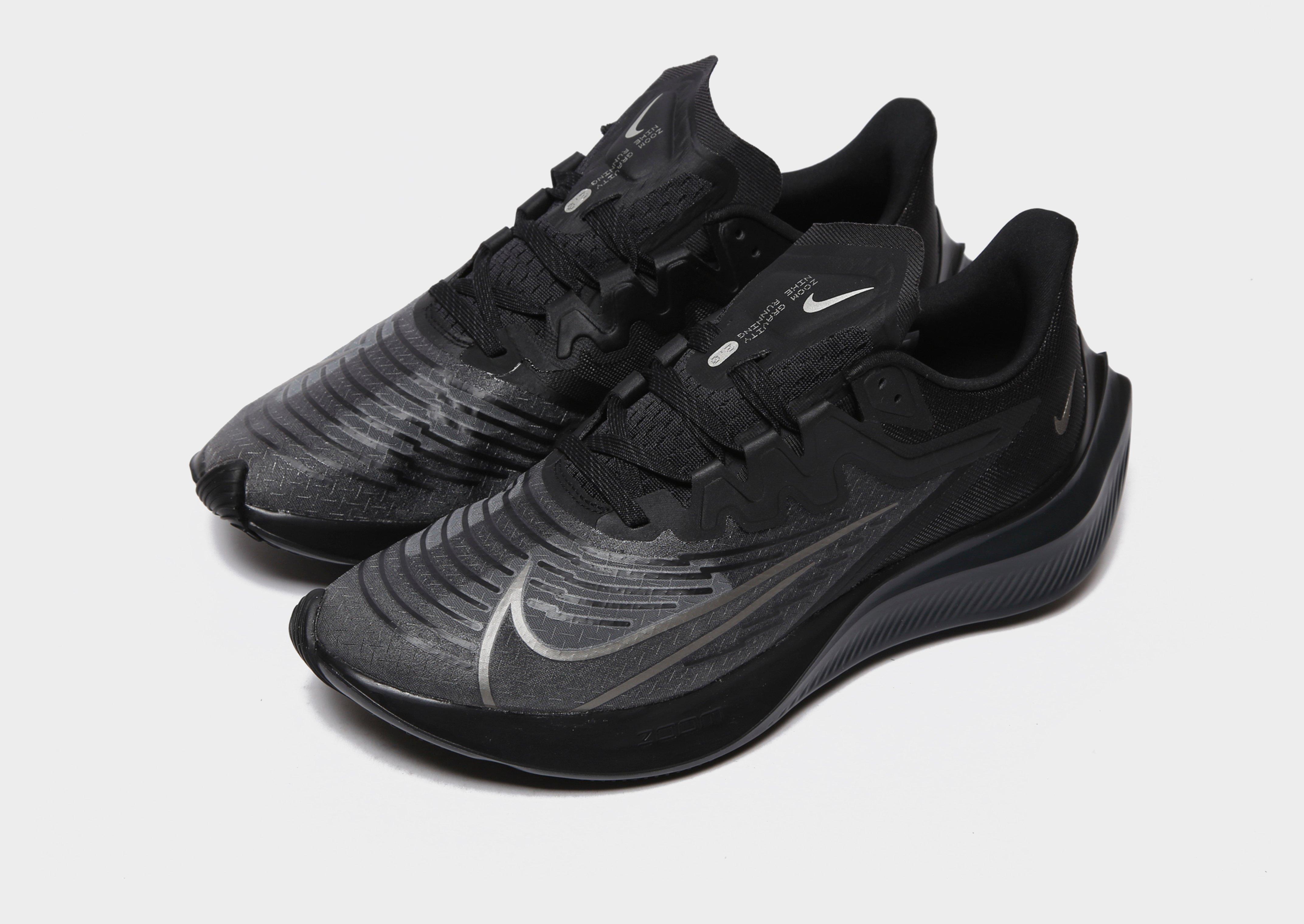 nike zoom gravity triple black