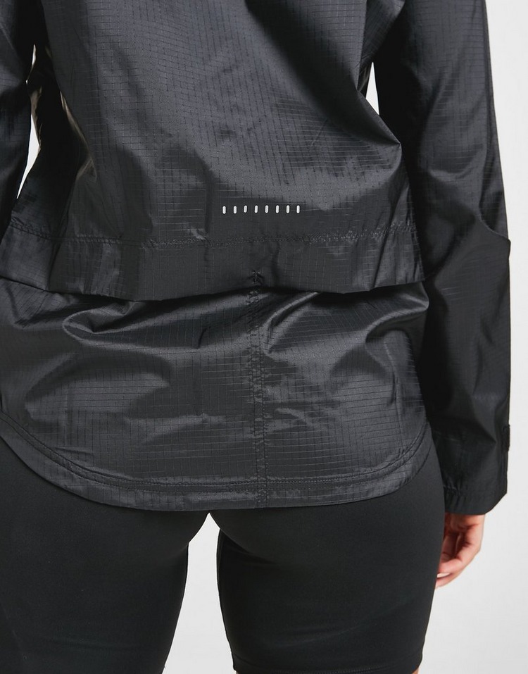 nike running essentials jacket