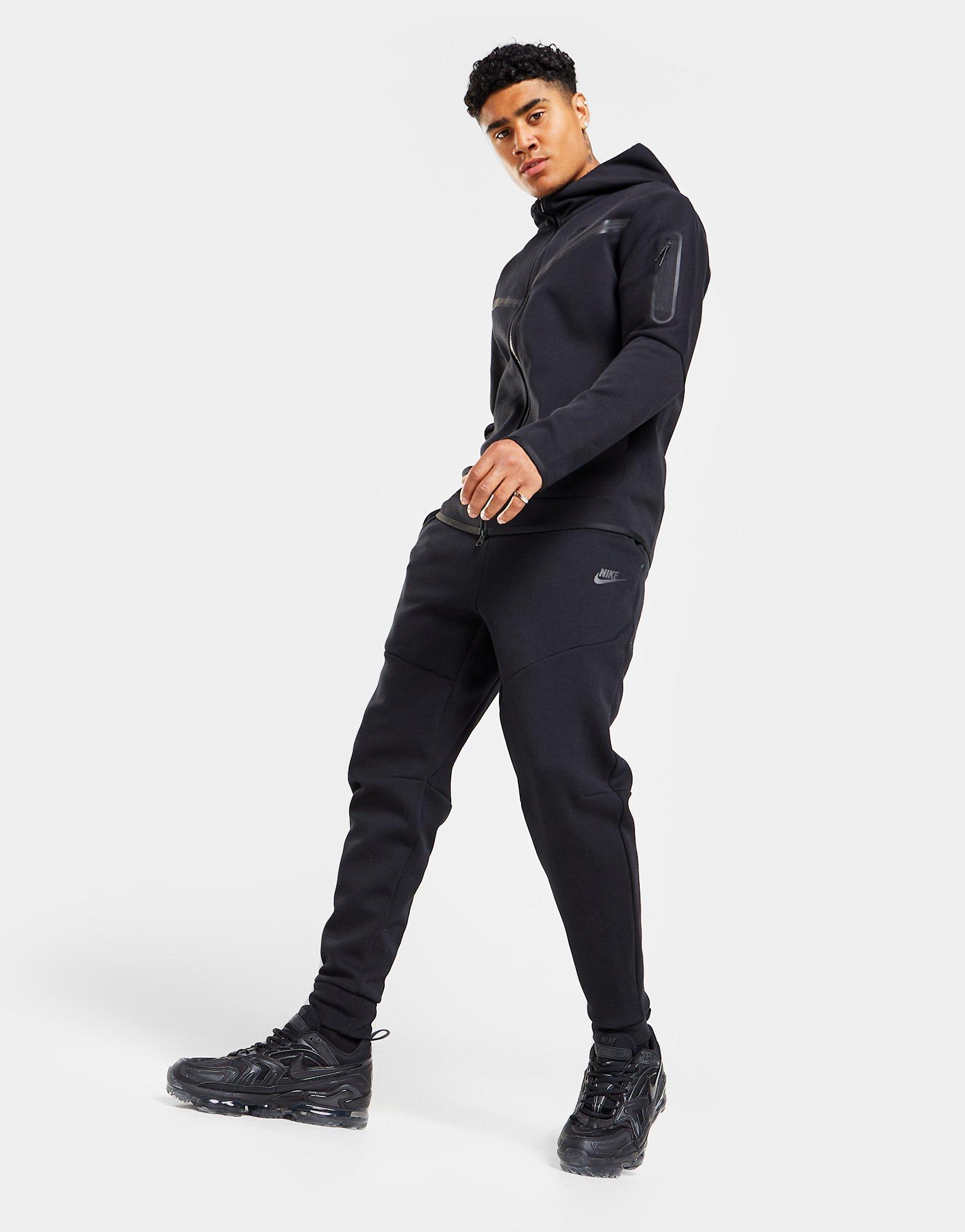nike tech fleece slim fit joggers in black