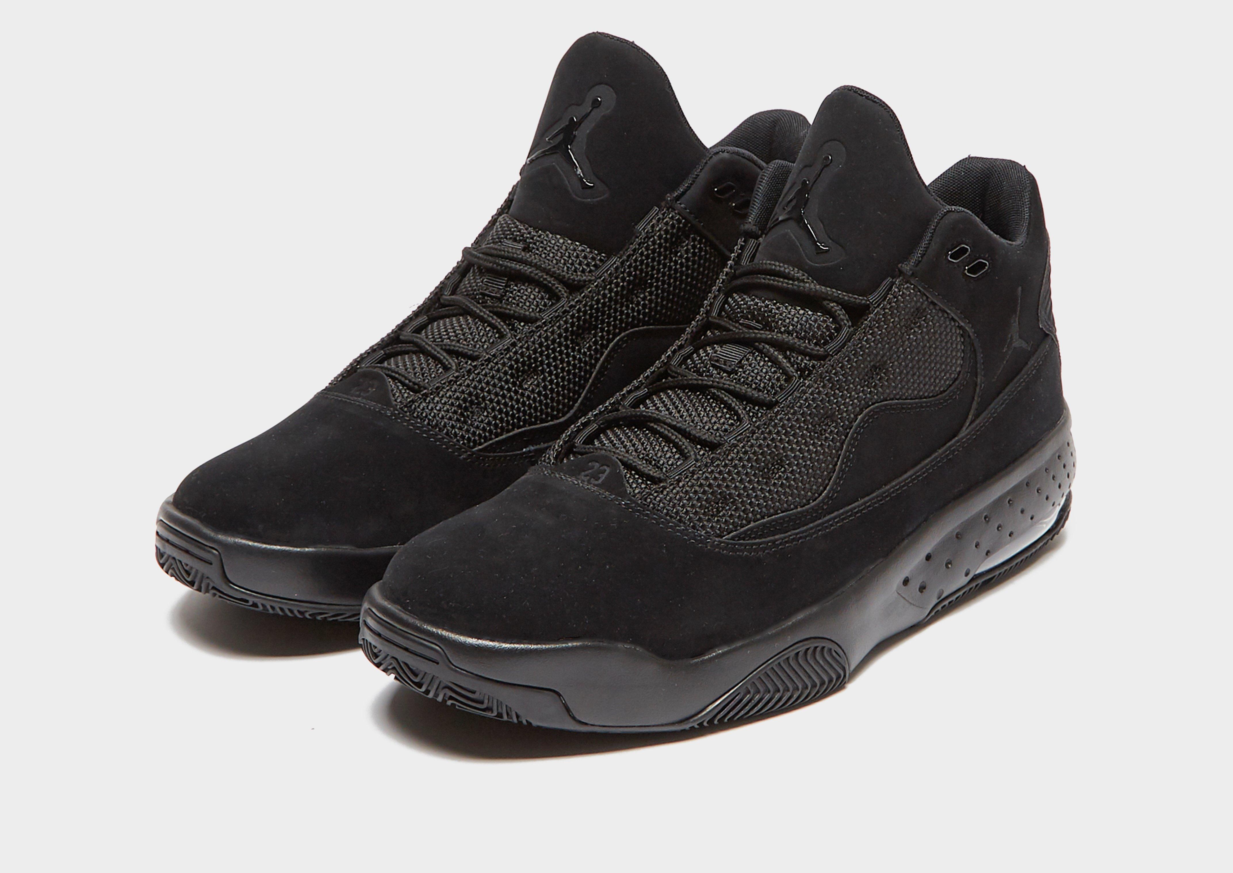 jordan max aura 2 triple black