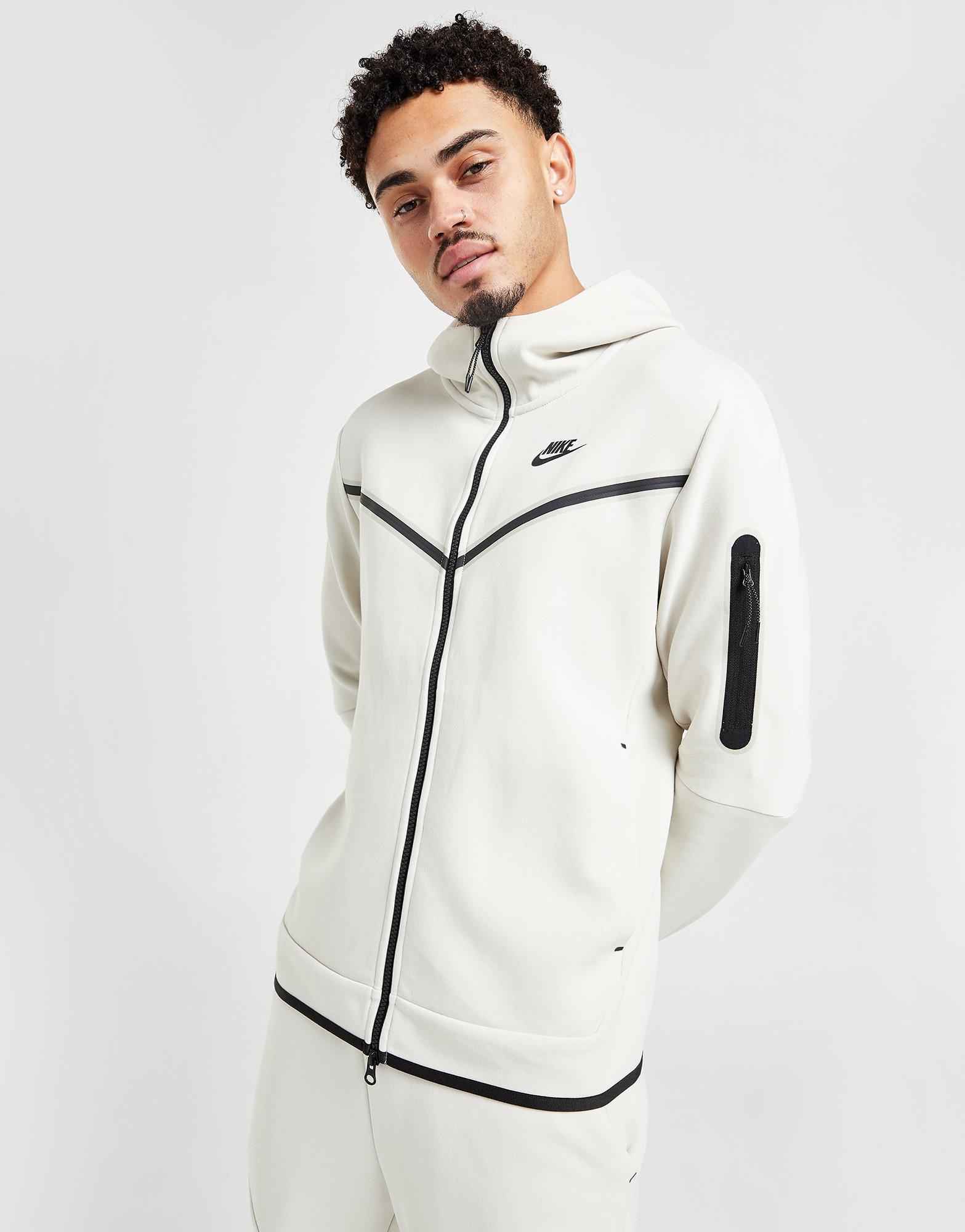 black nike tech fleece windrunner