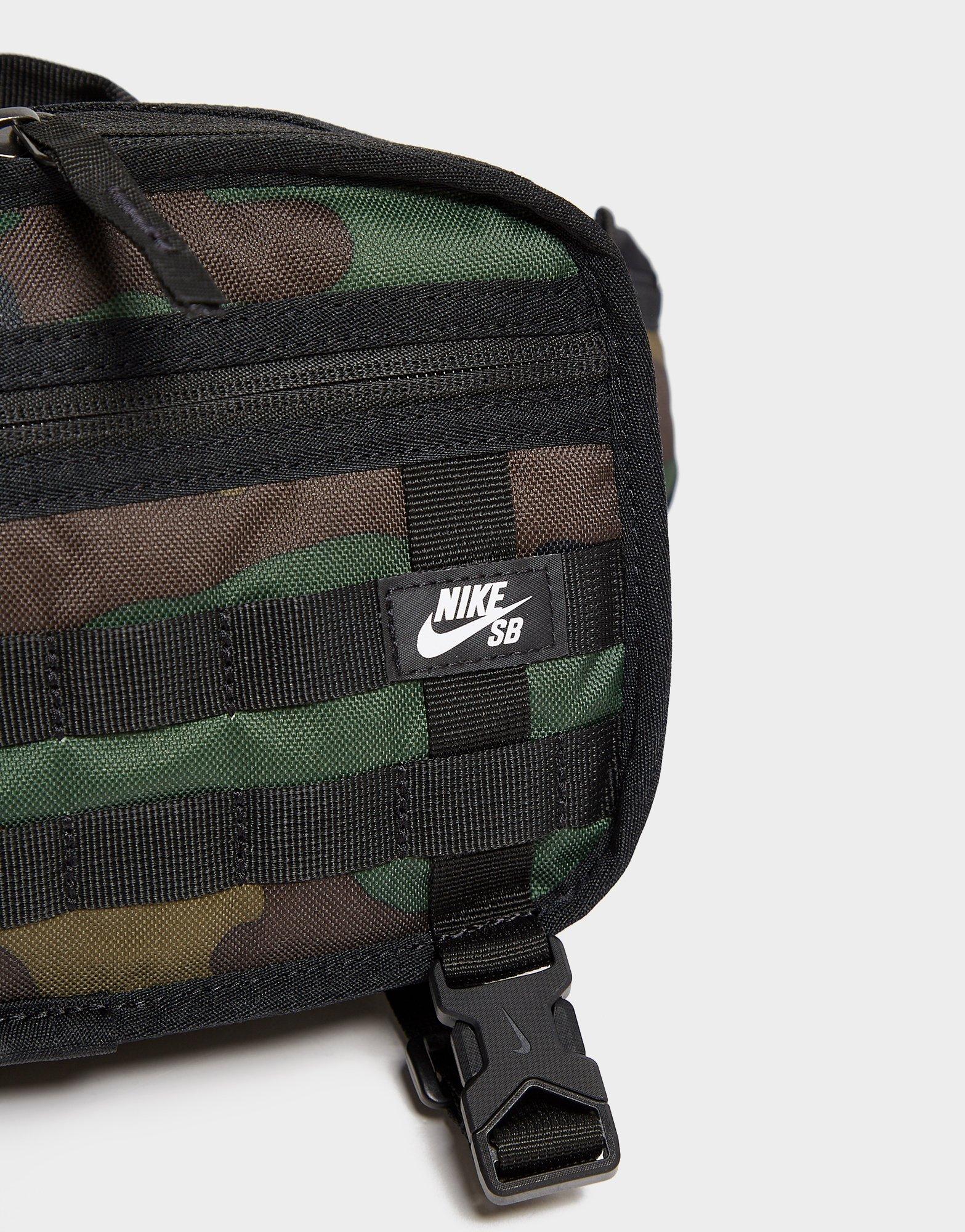 nike chest pouch