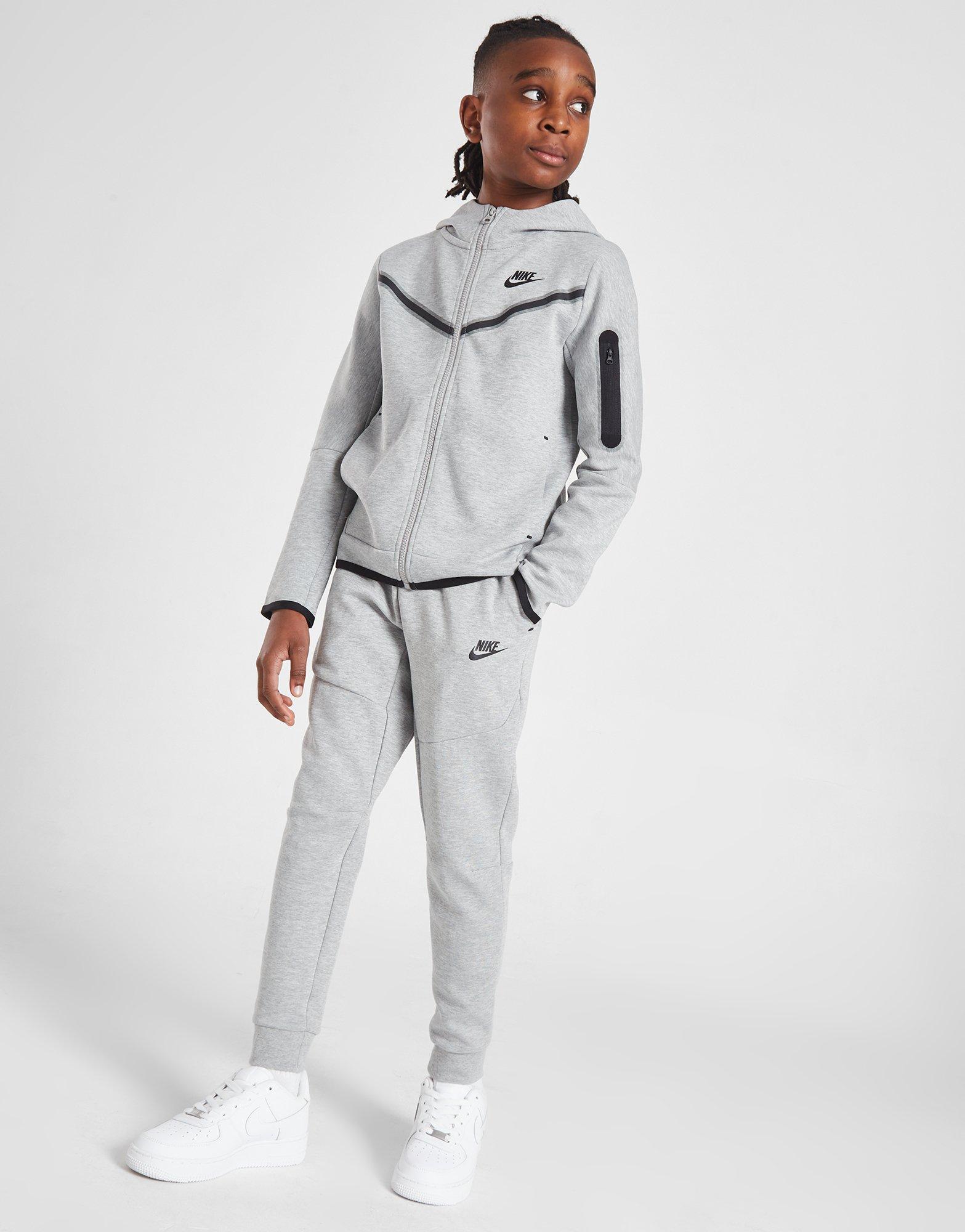 nike tech junior