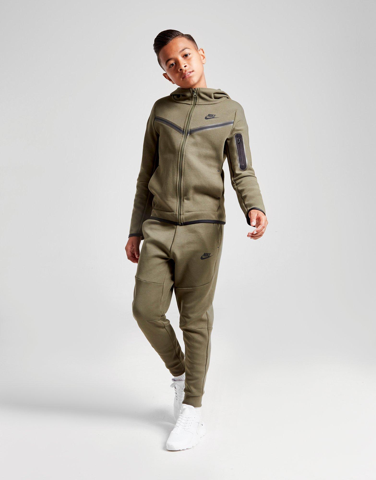 tan nike tech fleece